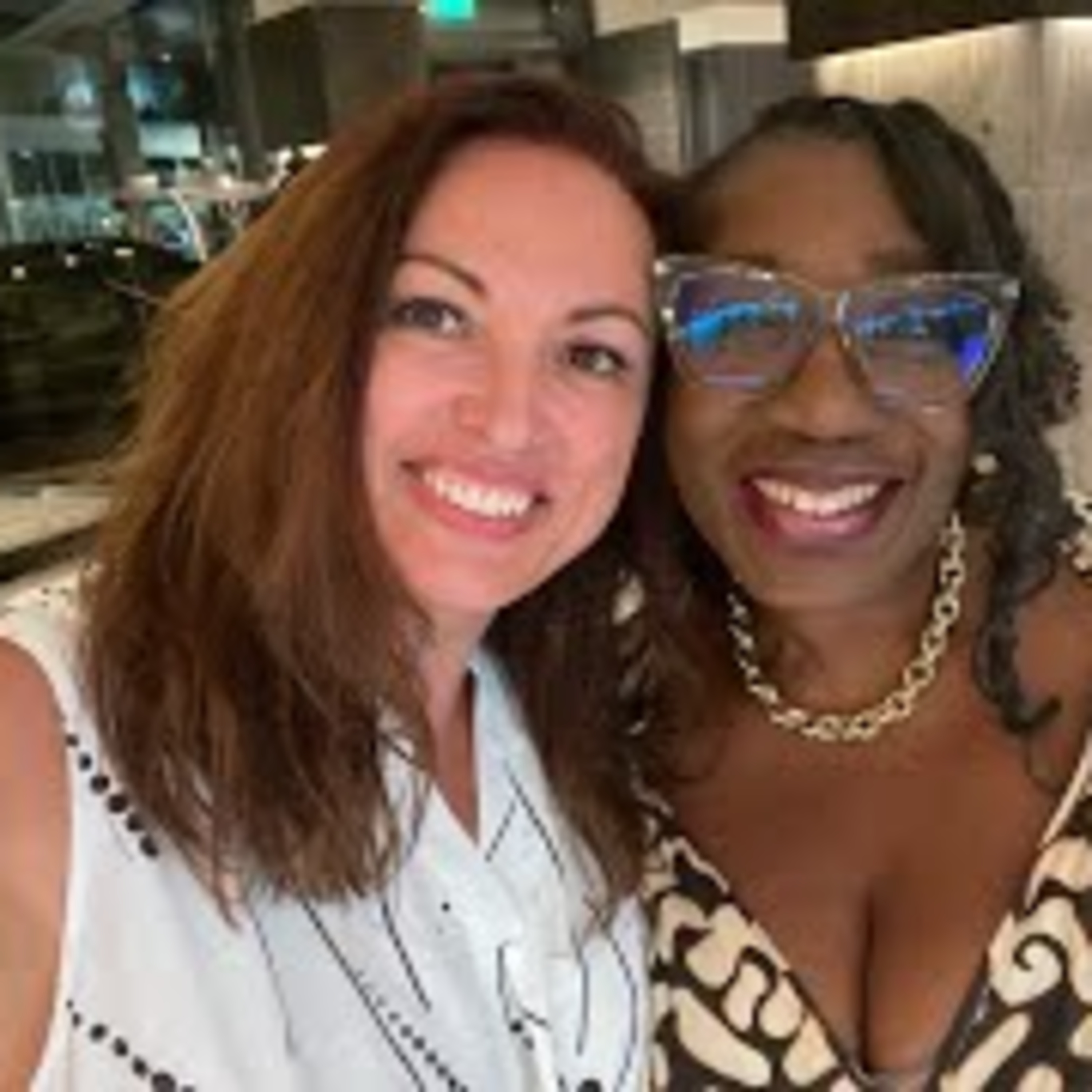 Becoming Visible in a Safe Space | Wisdom, Stories & Self‑Communication
