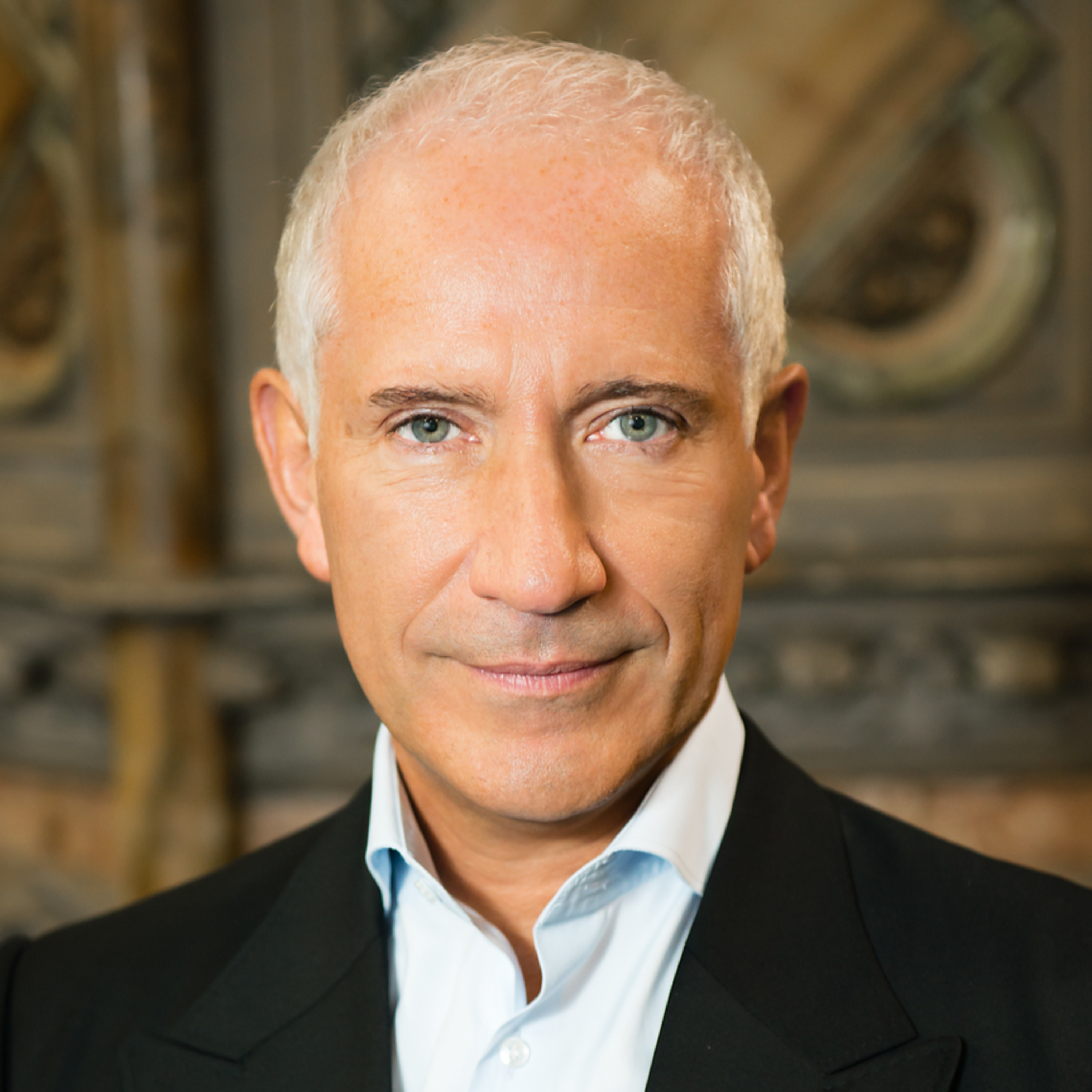 Stewart Pearce - The Magnetic Voice