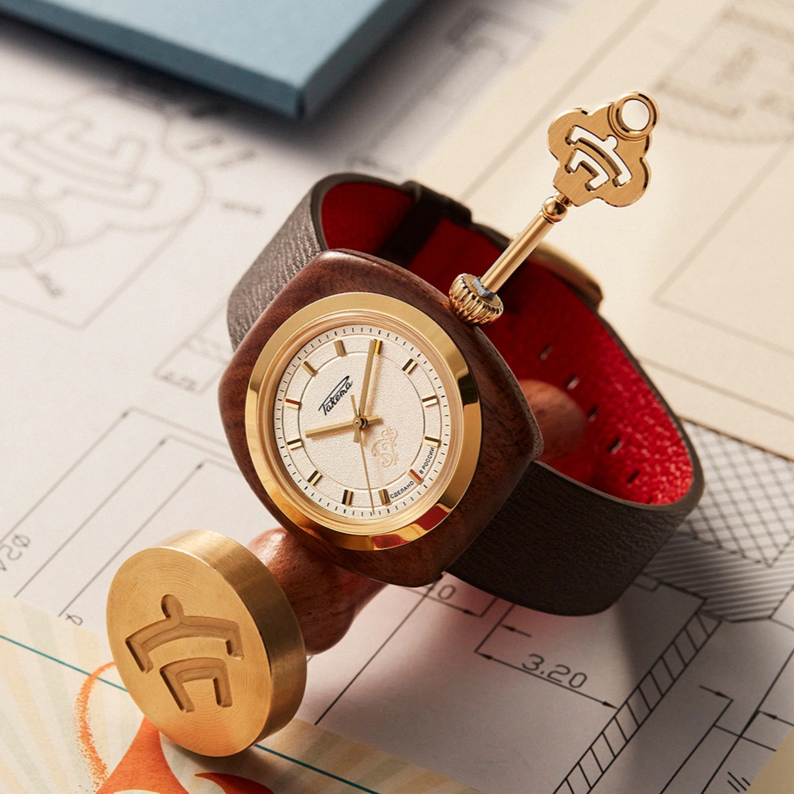 Raketa Golden Key: la madera, la llave y el ritual de dar cuerda al tiempo episode artwork