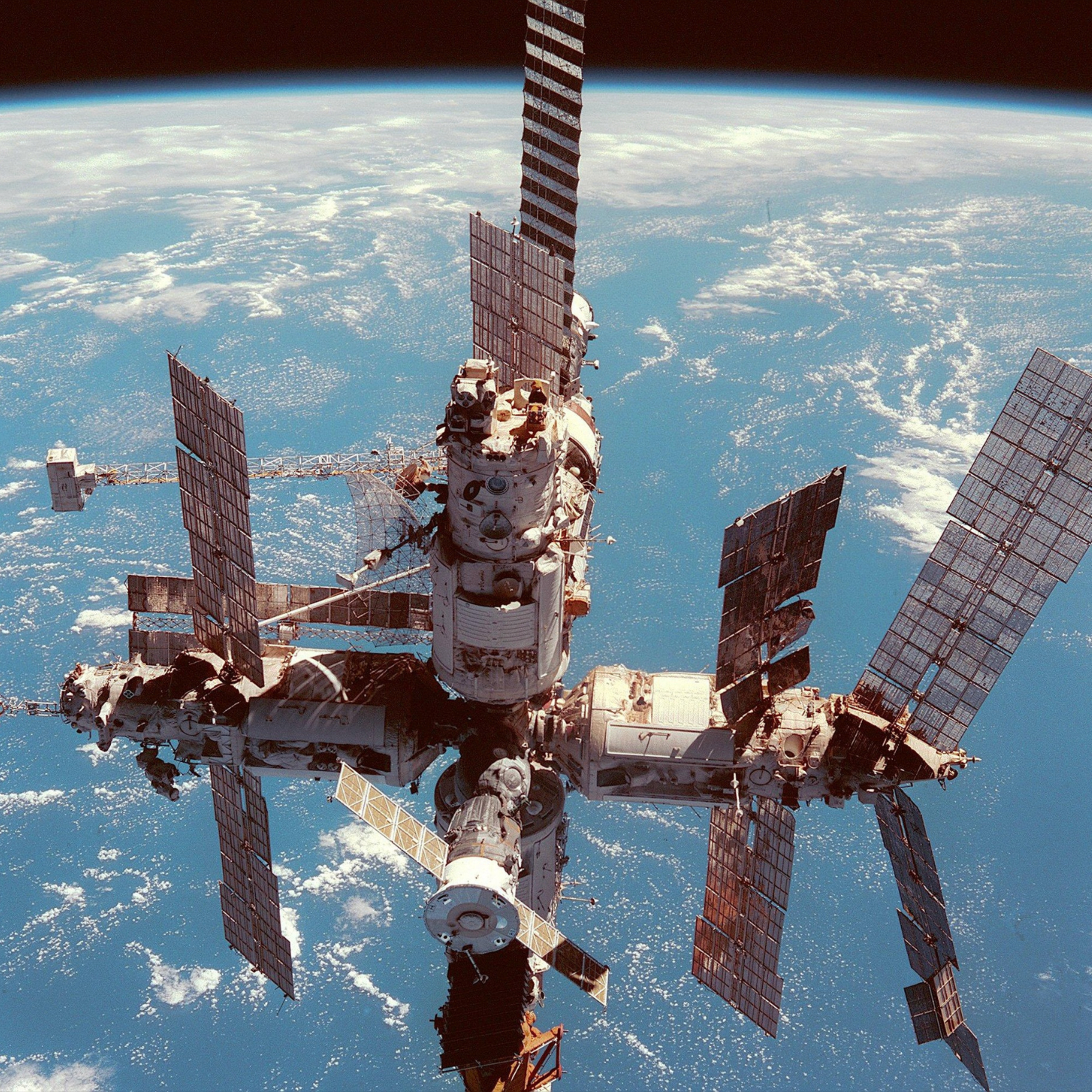 2-7 - Coopérer pour développer la recherche : la Station spatiale internationale episode artwork