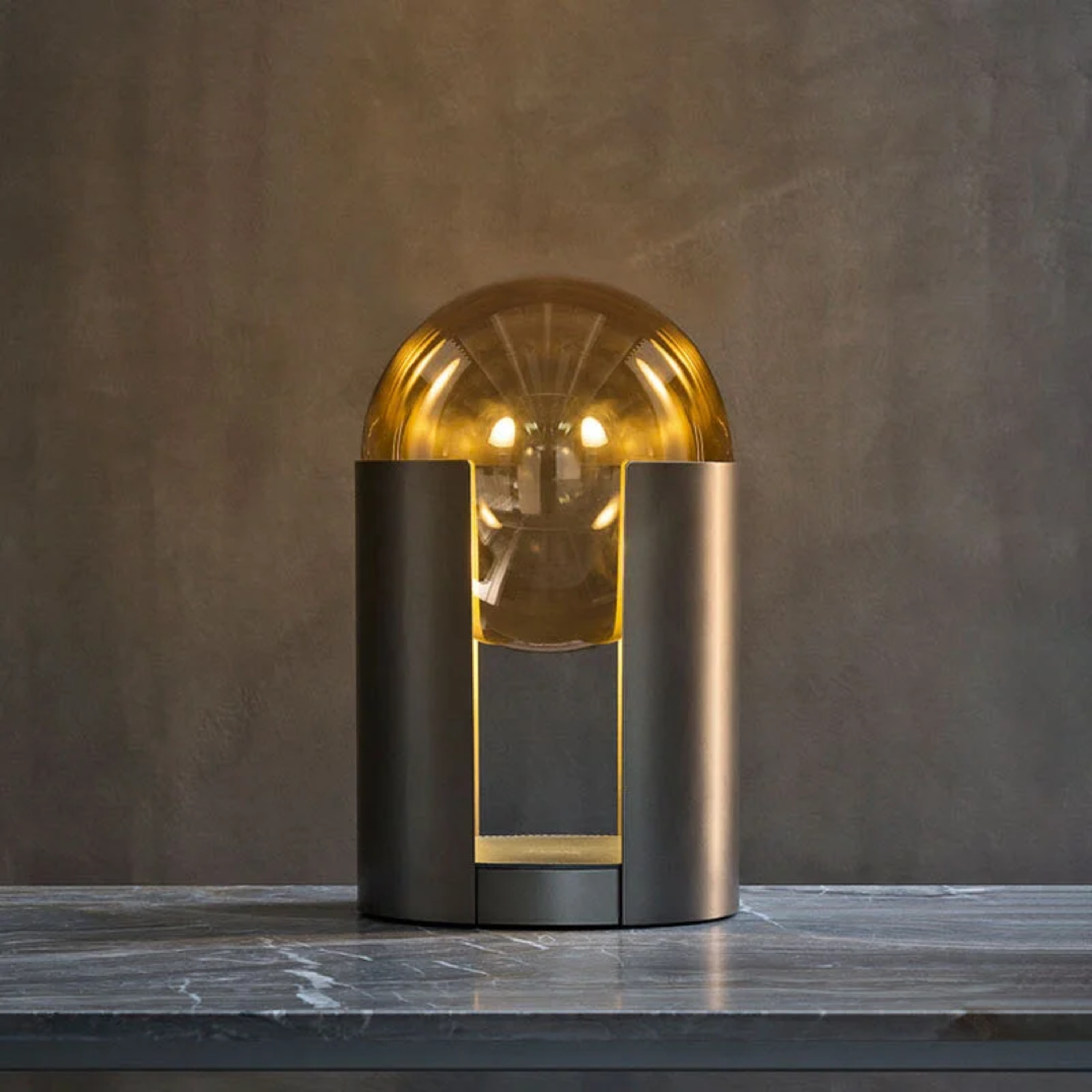 Đèn bàn Lighting Amber WL 001  episode artwork