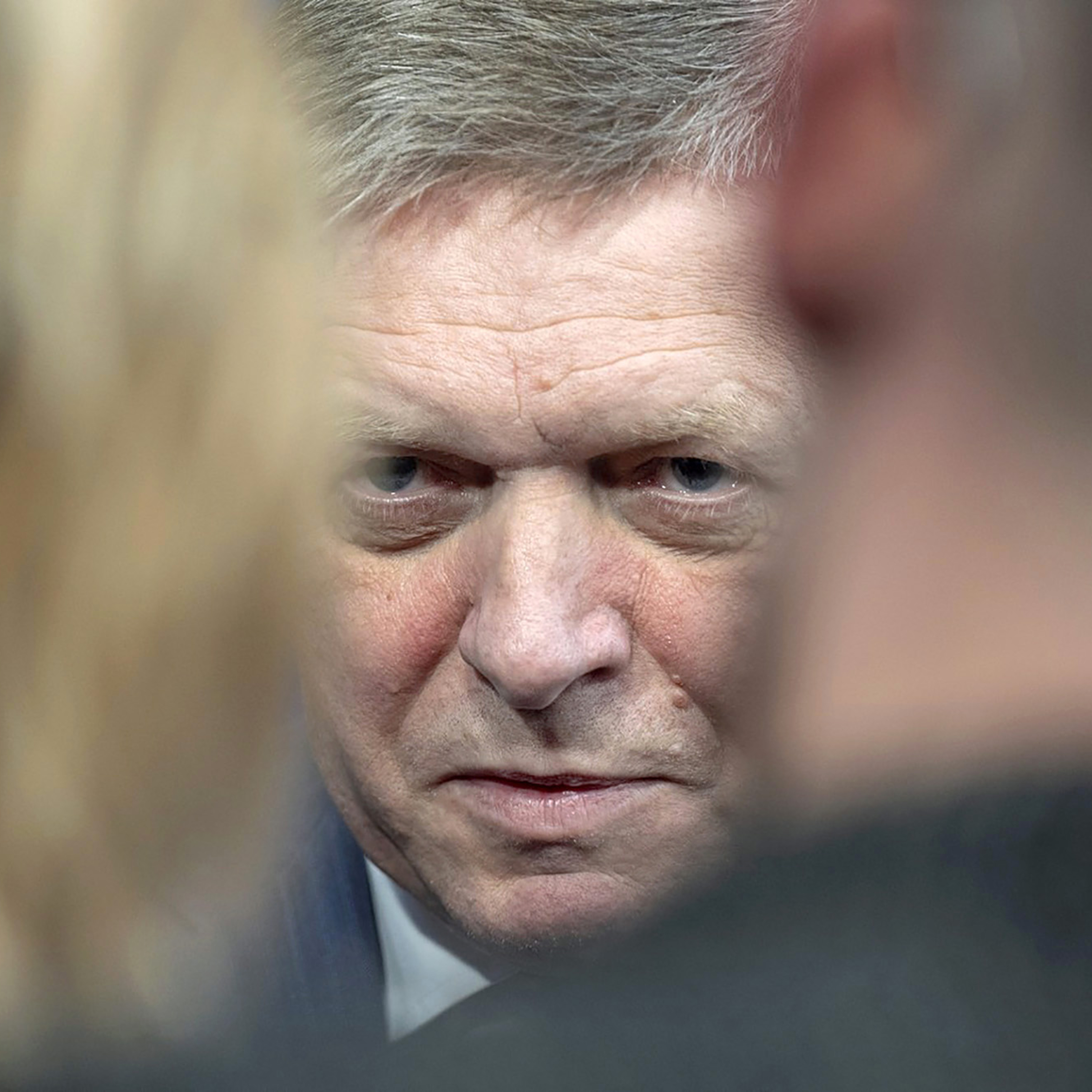 Kostolný, Tabery: Boj o ústavu rozložil jednotu slovenské opozice. Odnesou to hlavně menšiny