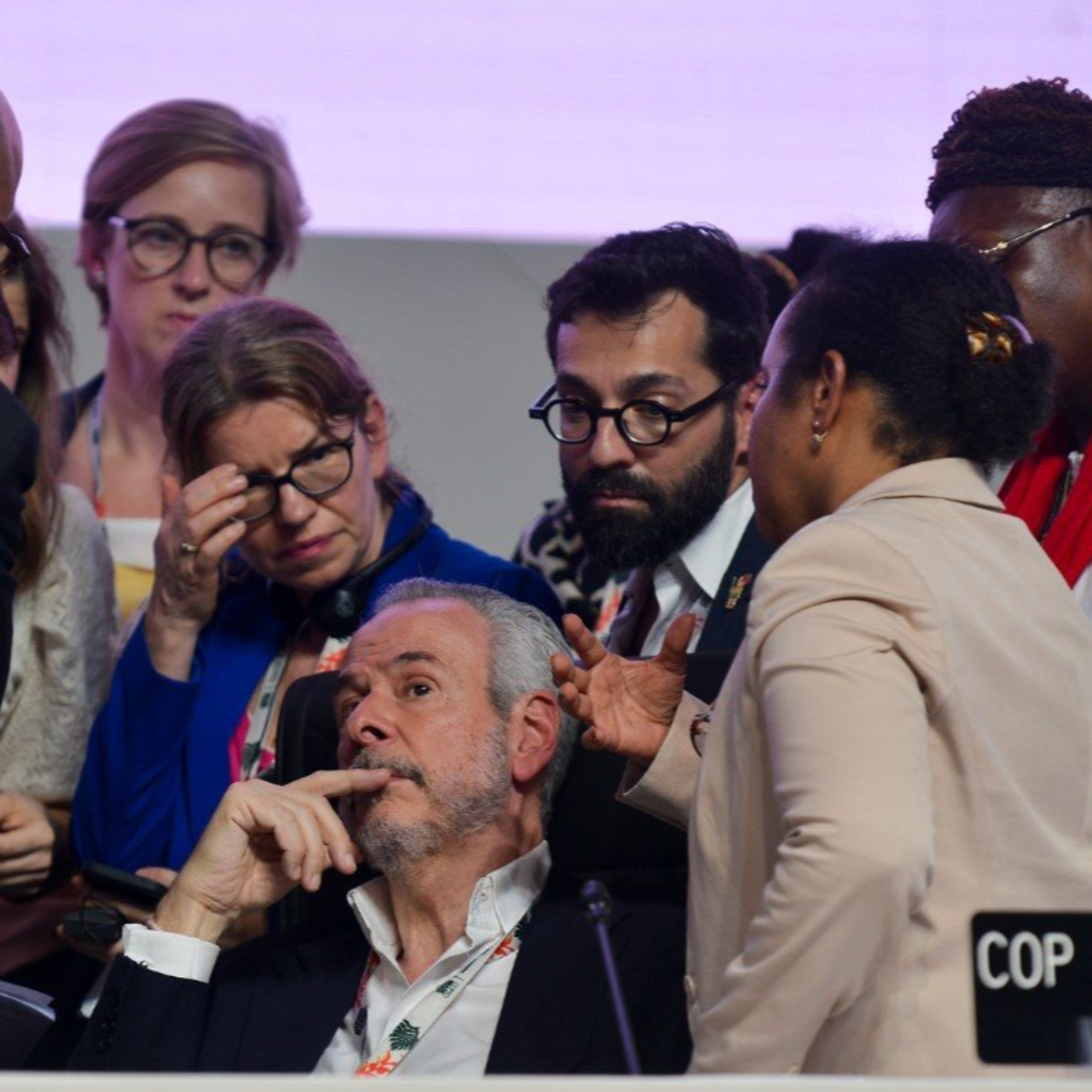 Požár, Saudská Arábie, Rusko i absence USA. Proč klimatický summit v Brazílii málem skončil fiaskem