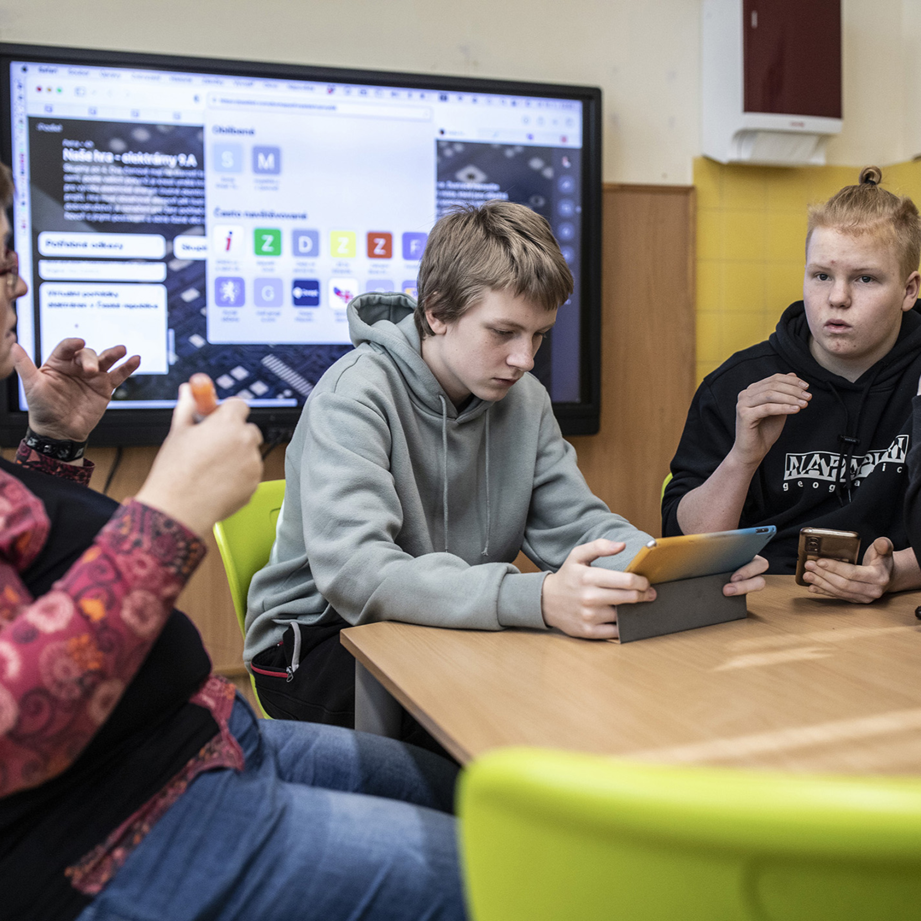 Aby umělá inteligence nepsala písemky a pak je i neznámkovala