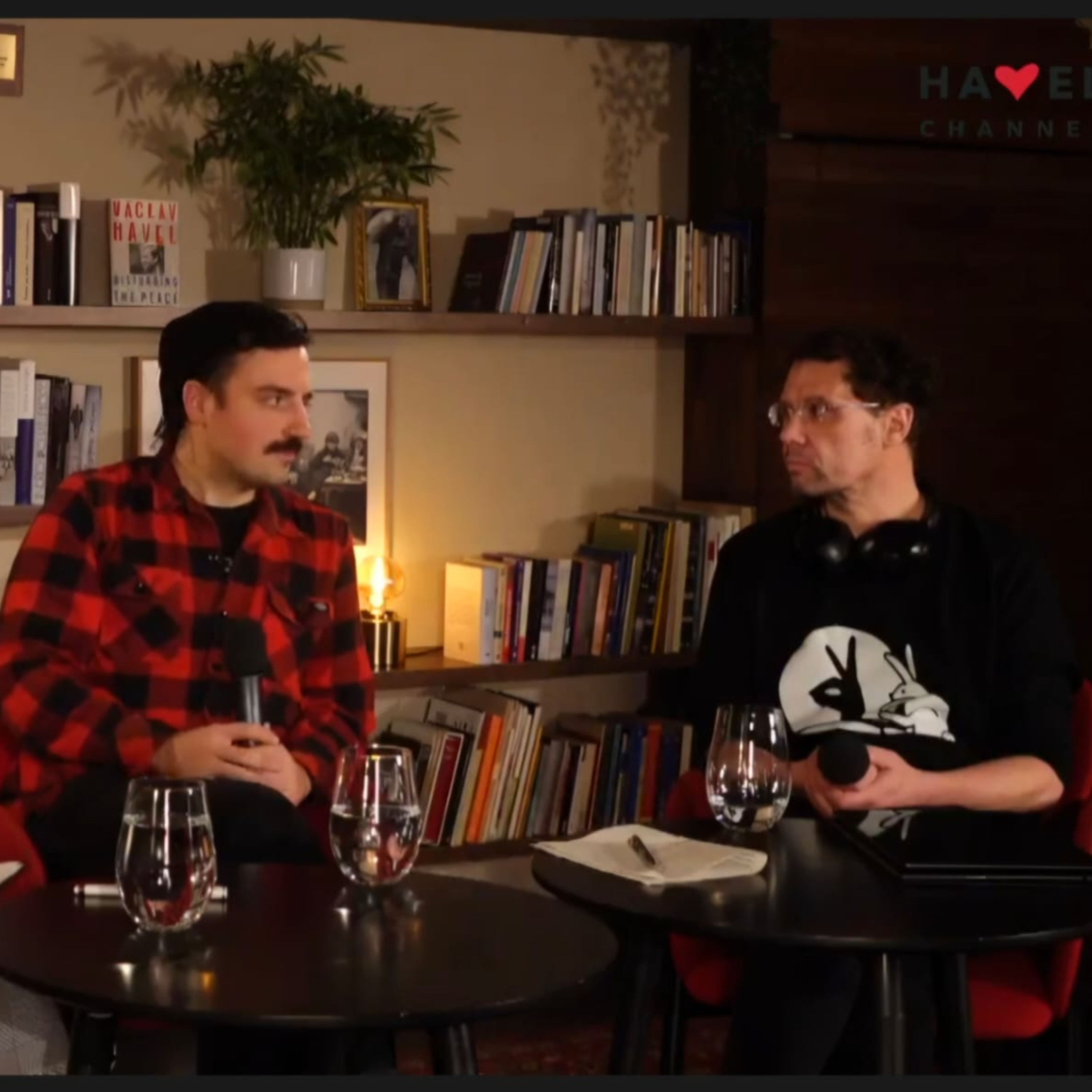 Vládní přístup k neziskovkám kopíruje autoritářské státy. ANO, SPD a Motoristé se snaží své oponenty uvařit