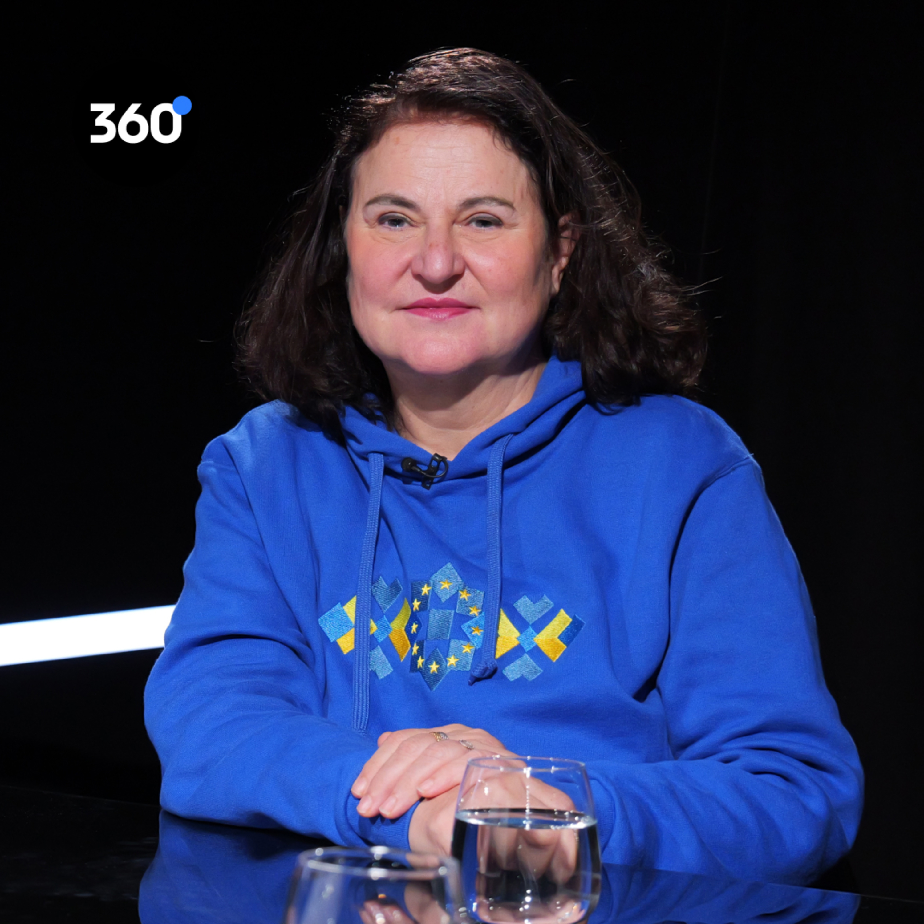 Veľvyslankyňa K. Mathernová: “Na ukrajinskej politickej scéne bolo strašné napätie, korupčný škandál vypustil paru” episode artwork