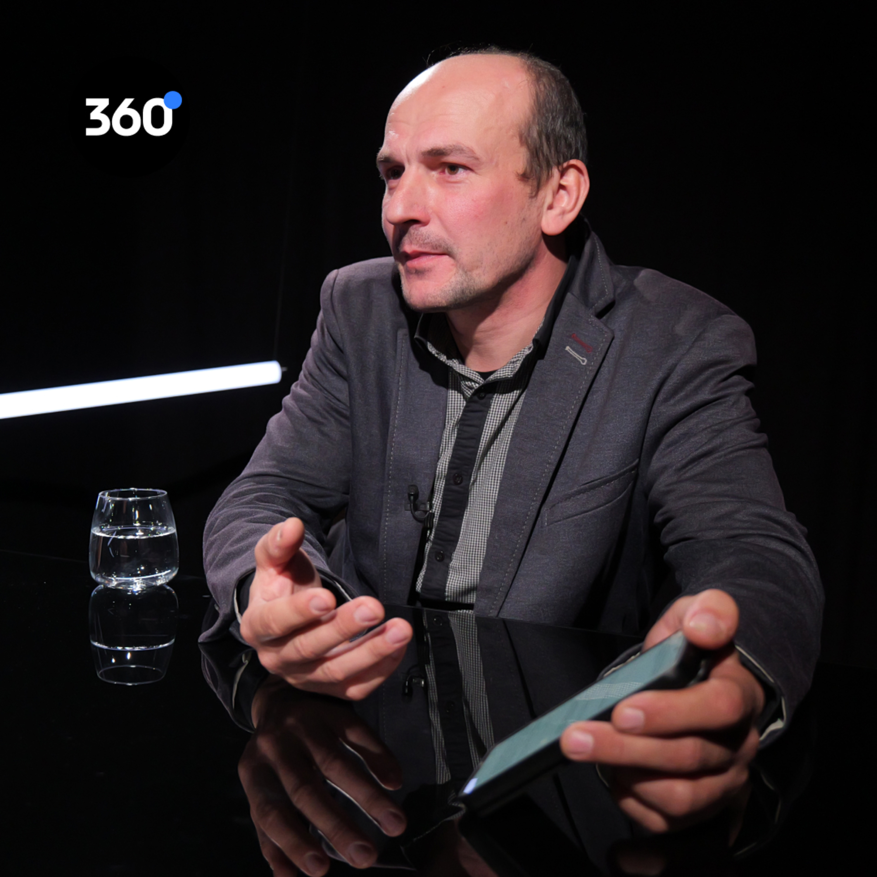 Od Takáča odchádza jeho poradca Glovaťák: “50-miliónová výzva pre mladých farmárov je určená pre biele kone” Od Takáča odchádza jeho poradca Glovaťák: “50-miliónová výzva pre mladých farmárov je určená pre biele kone”