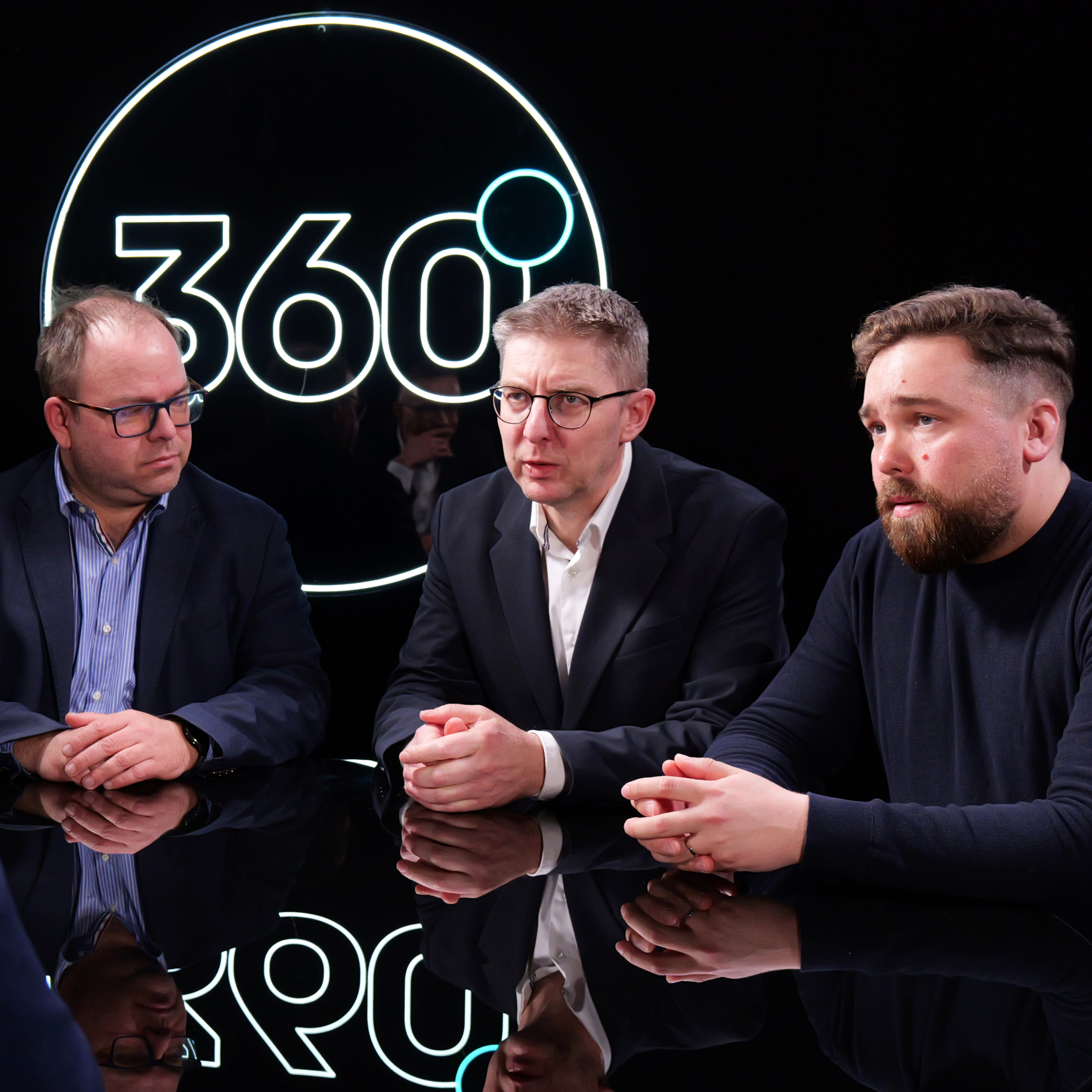 Šéfovia FOCUS, Ipsos a AKO o súboji v Bratislave: “Ráž nie je proti Vallovi úplne bez šance. Jeho problém je hlavne tričko Smeru” episode artwork