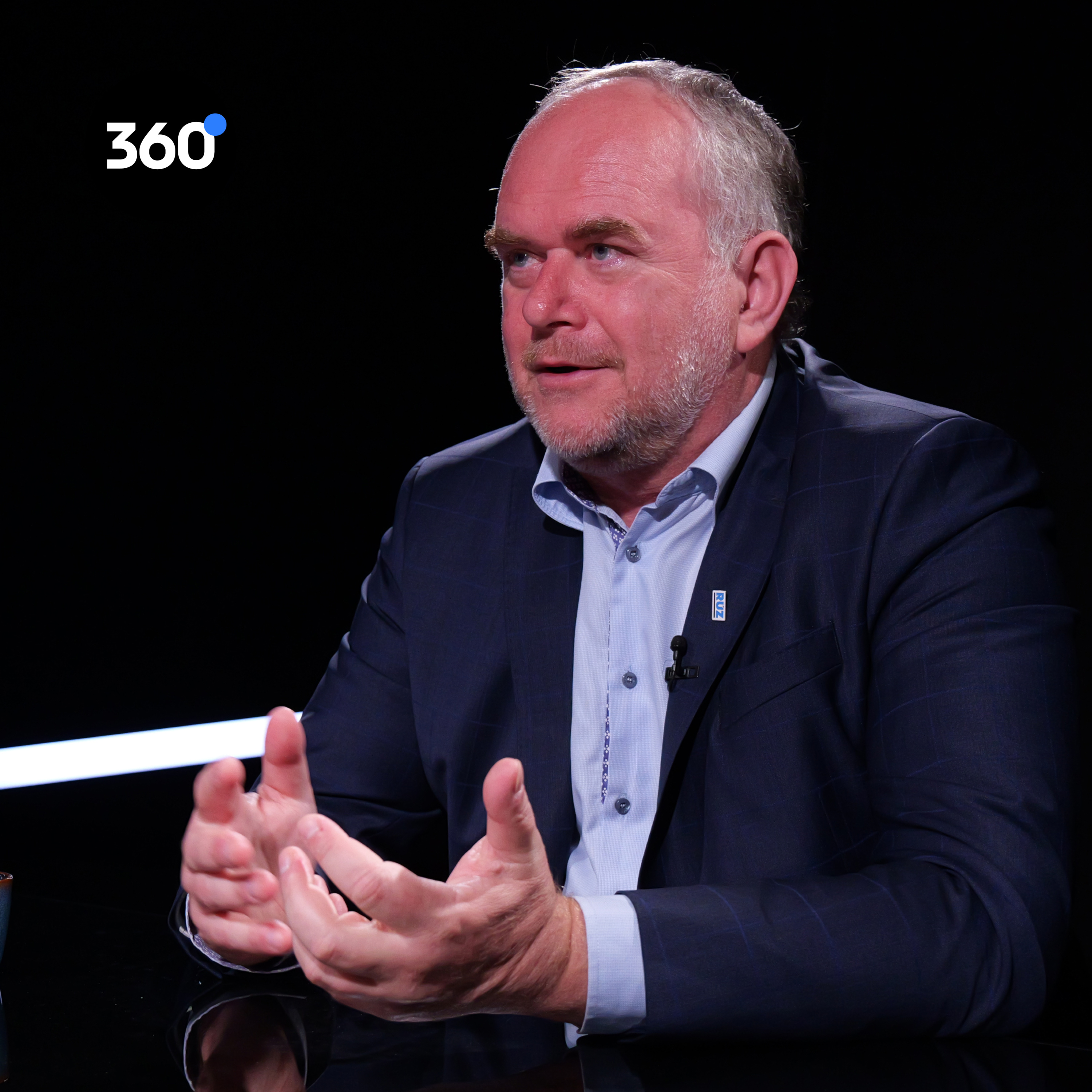 J. Špirko z RÚZ: “Slovensko je ako Titanic. Cestujúcim vo štvrtej triede už tečie do kajút, v prvej ešte popíjajú šampanské”