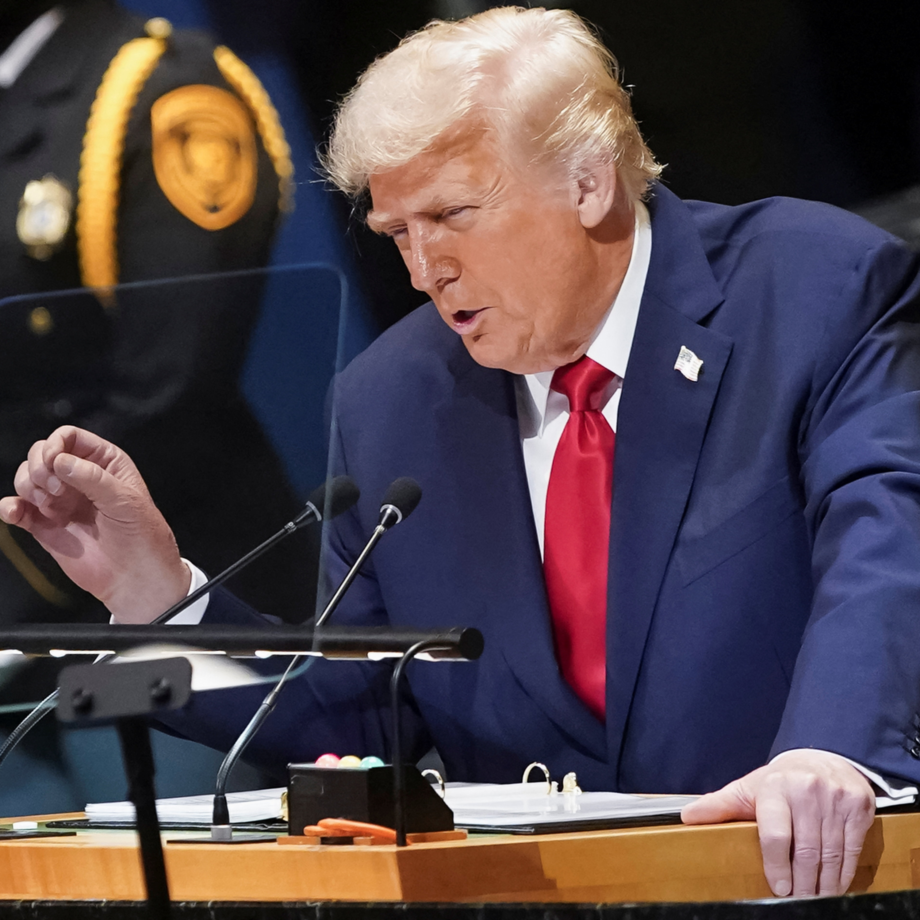 🎬 ООН буксует, Британия платит, Нью-Йорк под атакой, шоу режут Трампа — кто держит Америку? episode artwork