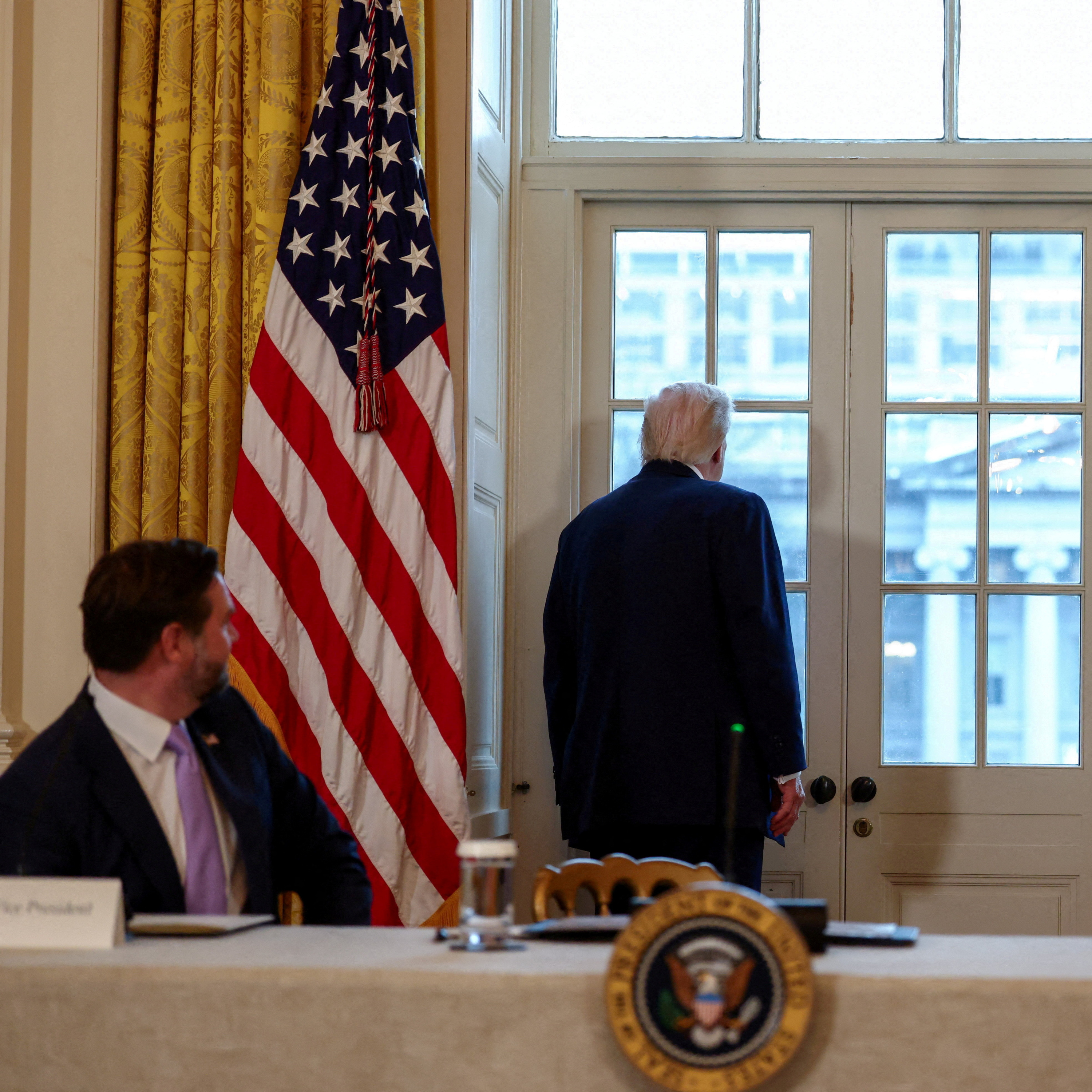 🎬 Атаки на консульства США, кризис DHS и выборы MAGA — Америка в новом конфликте episode artwork
