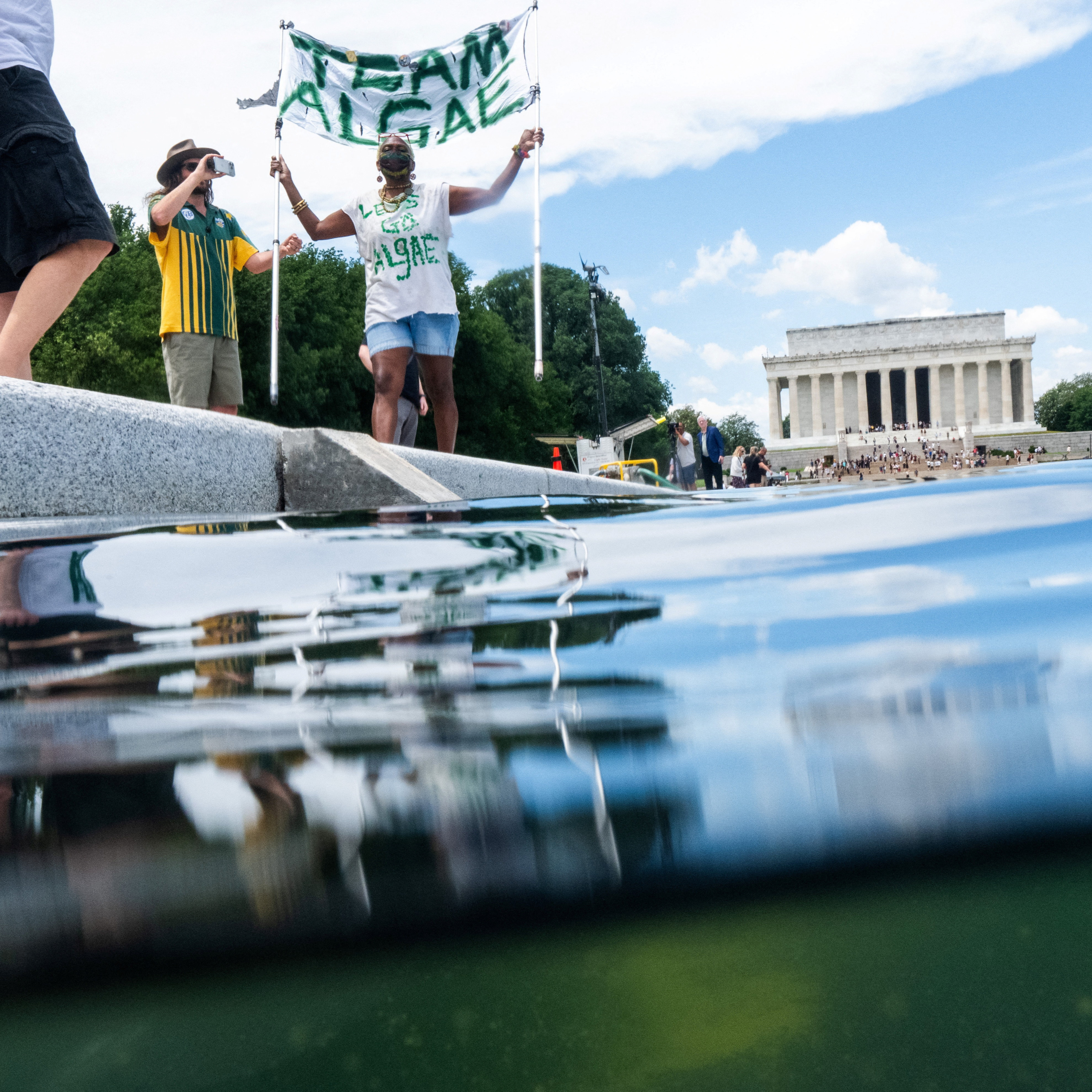 🇺🇸🏛️🔪💧Отражающий бассейн изрезали лежаки : война Демпартии против наследия США  episode artwork
