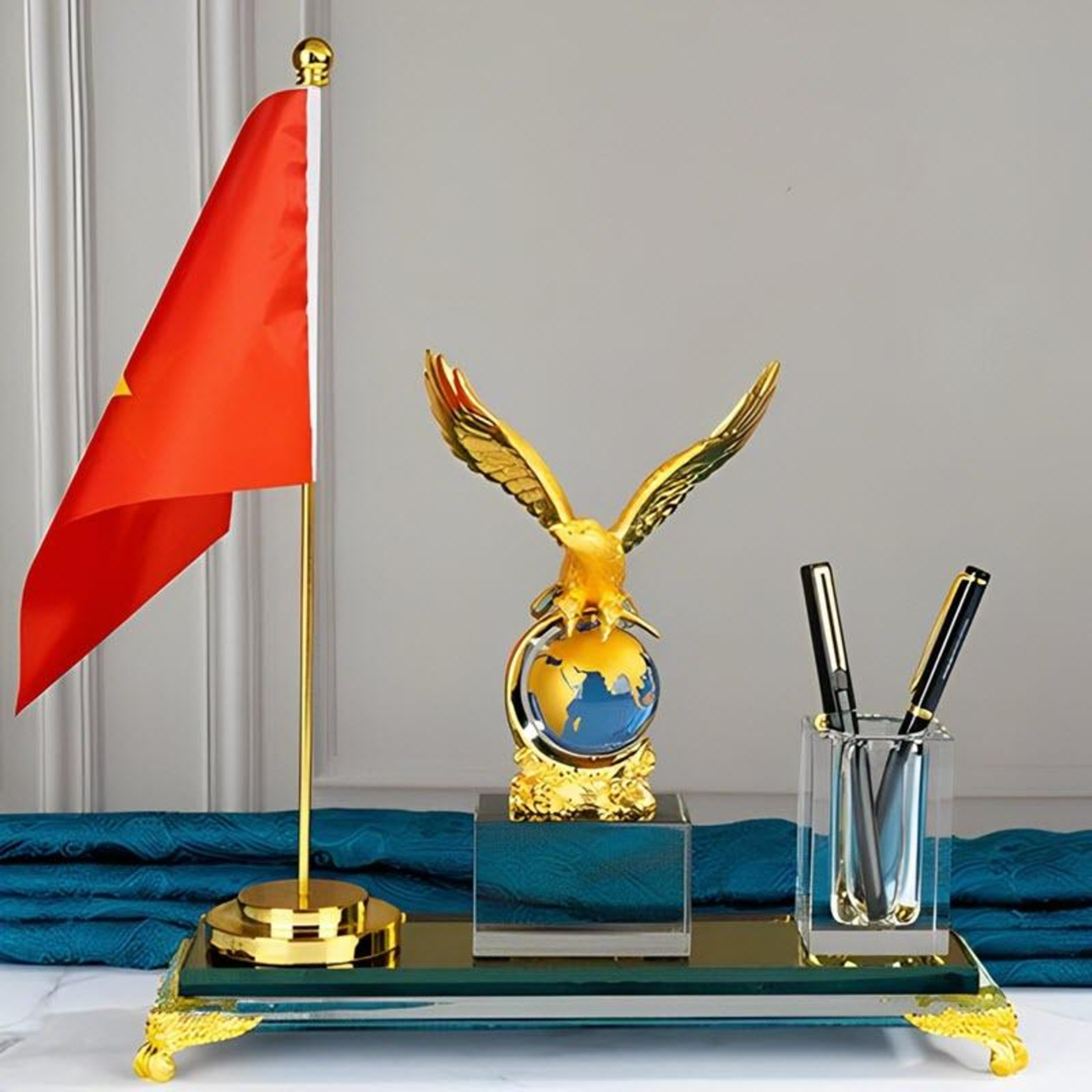 Ống đựng bút kèm đế pha lê K9 để bàn cao cấp LBWG012