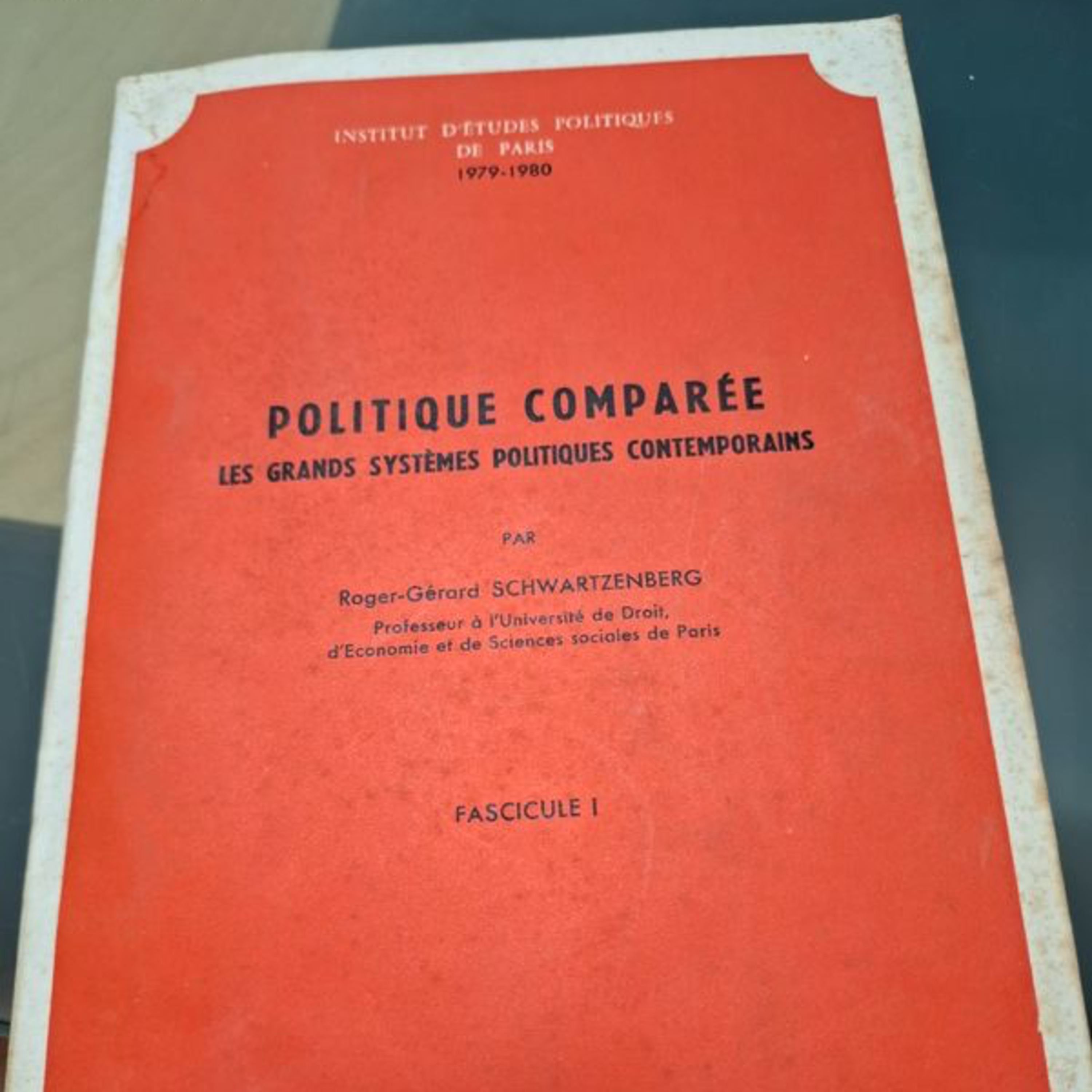 Les grands systèmes politiques episode artwork