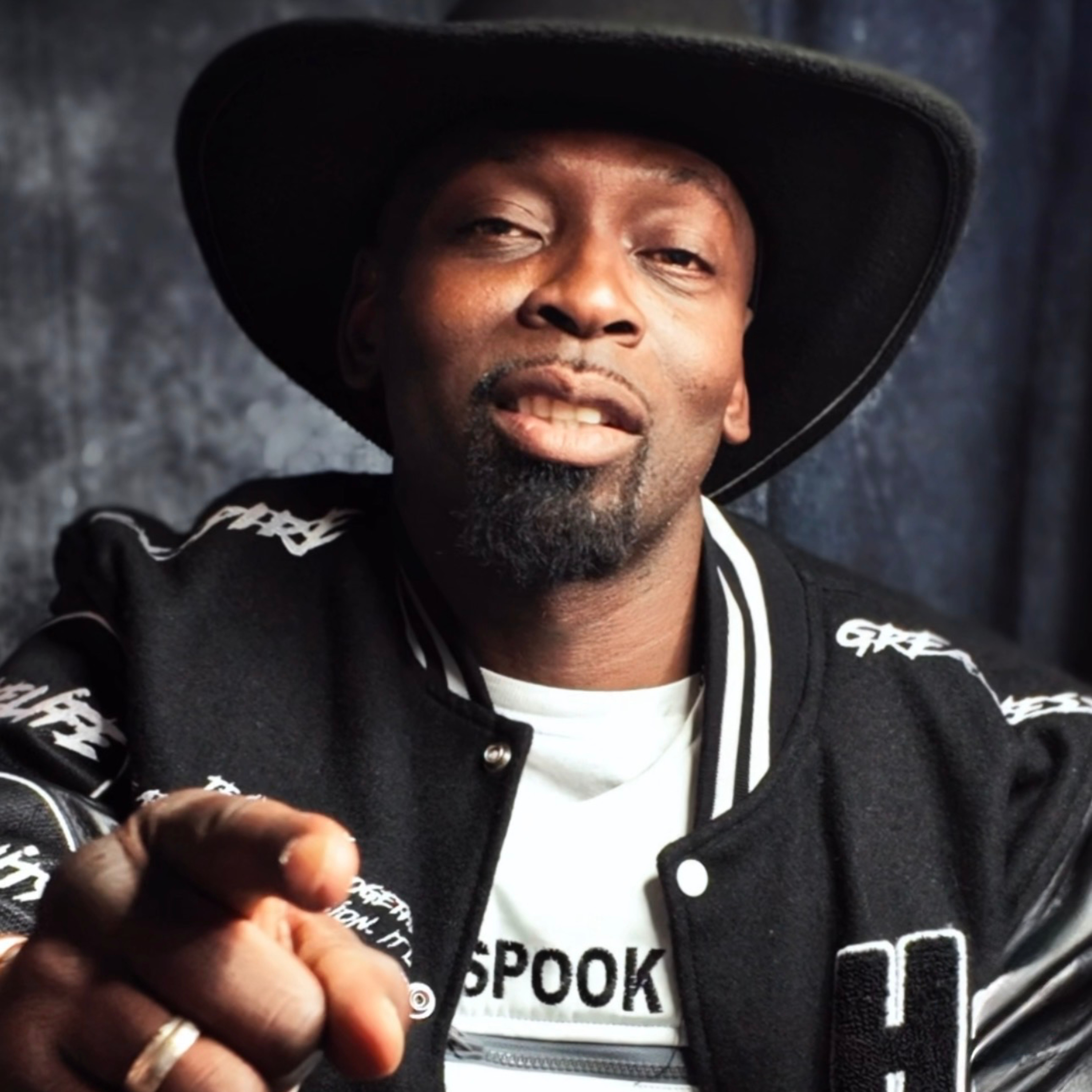 Portrait 10/10 - Stage2424.com - Créativité et Inspiration.