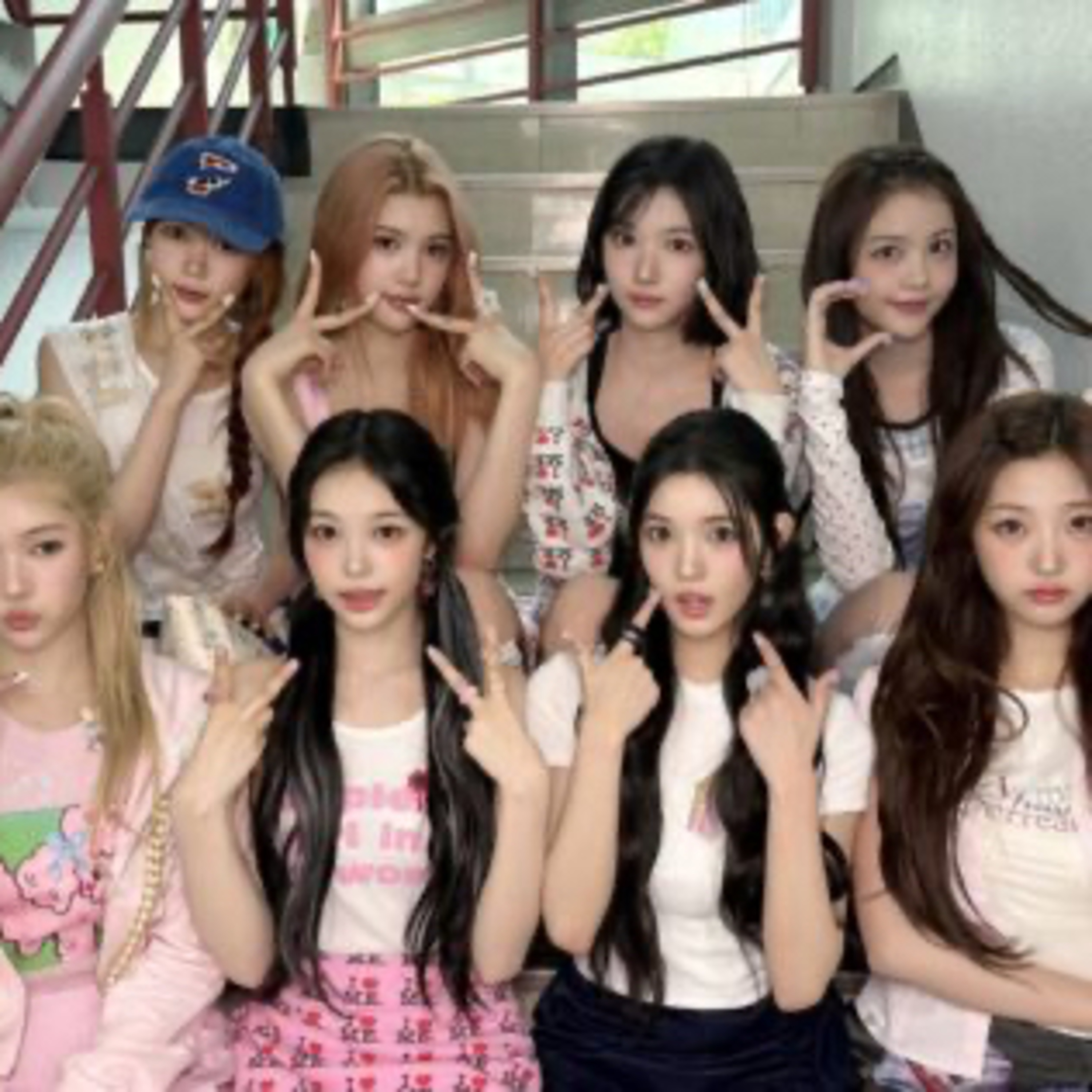 Hearts2Hearts Sings Live For The First Time Since Debut