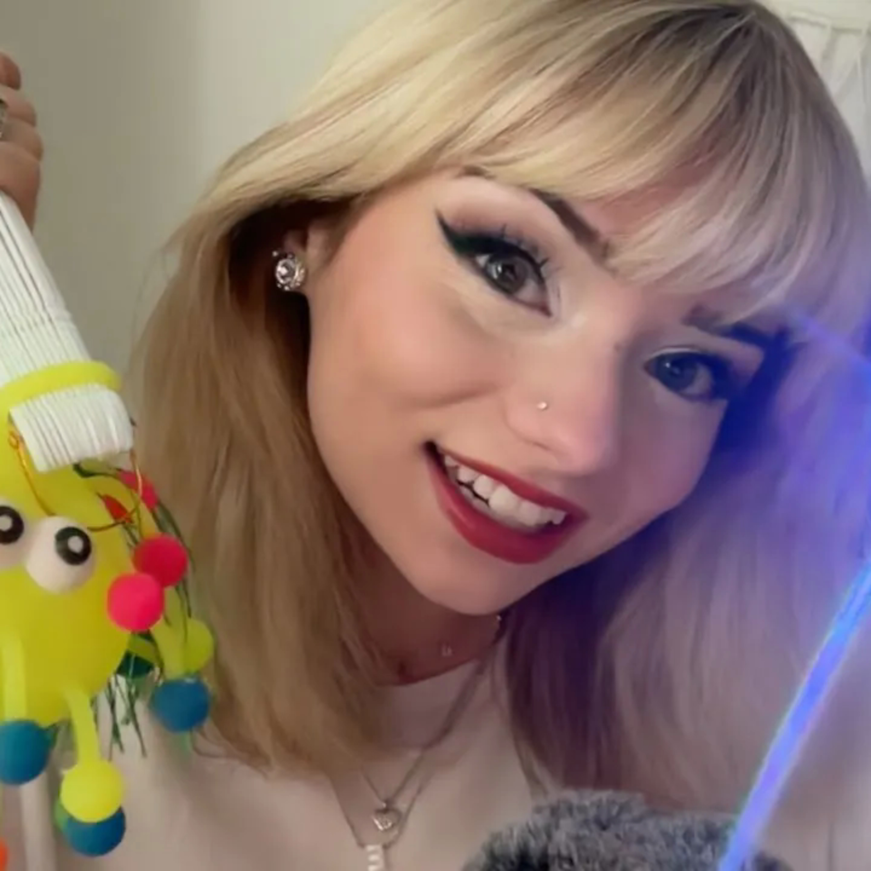 ASMR Gaslighting You (mean edition, follow the instructions)