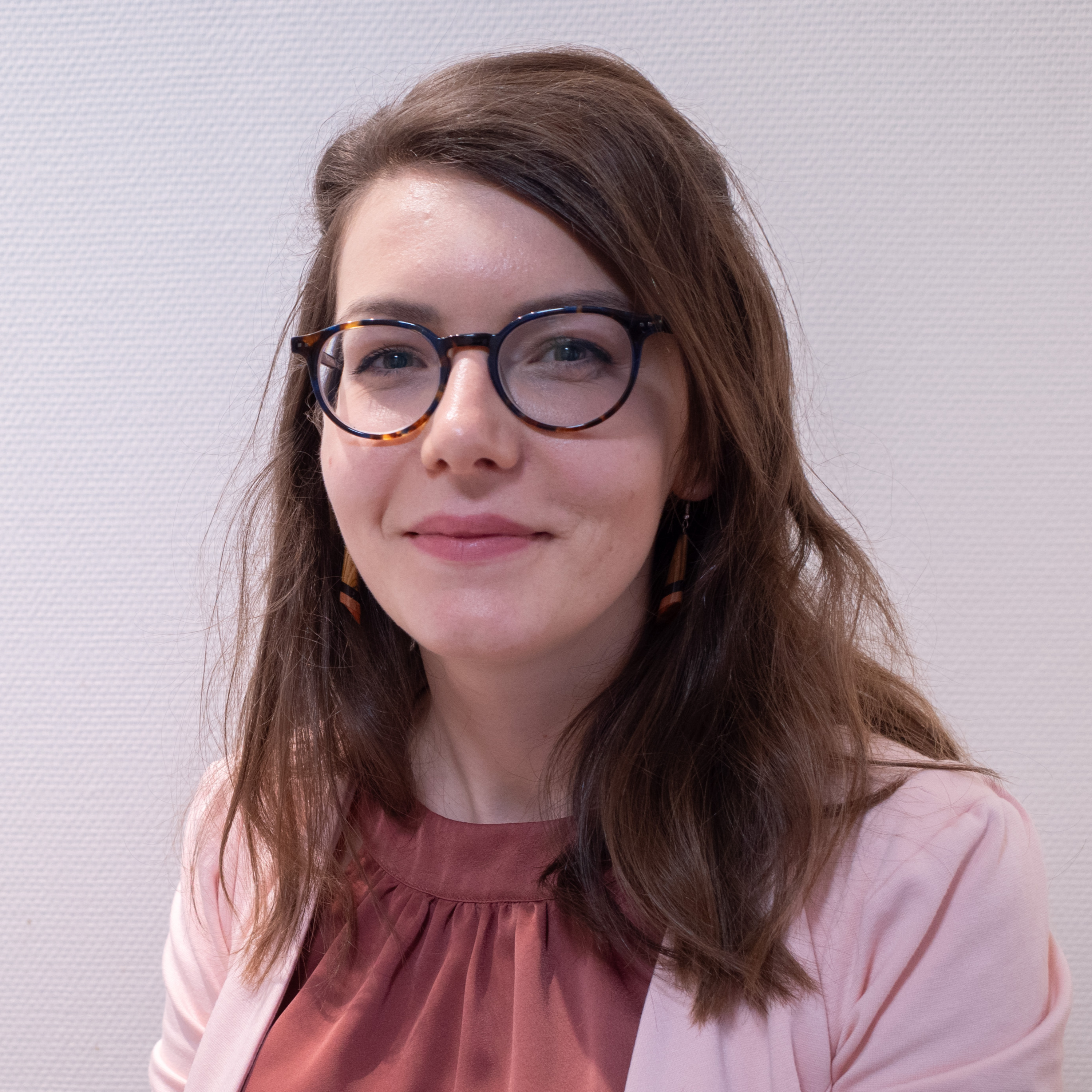 Entretien avec Emeline Godichaud - 1 - du chinois à l'interculturalité episode artwork