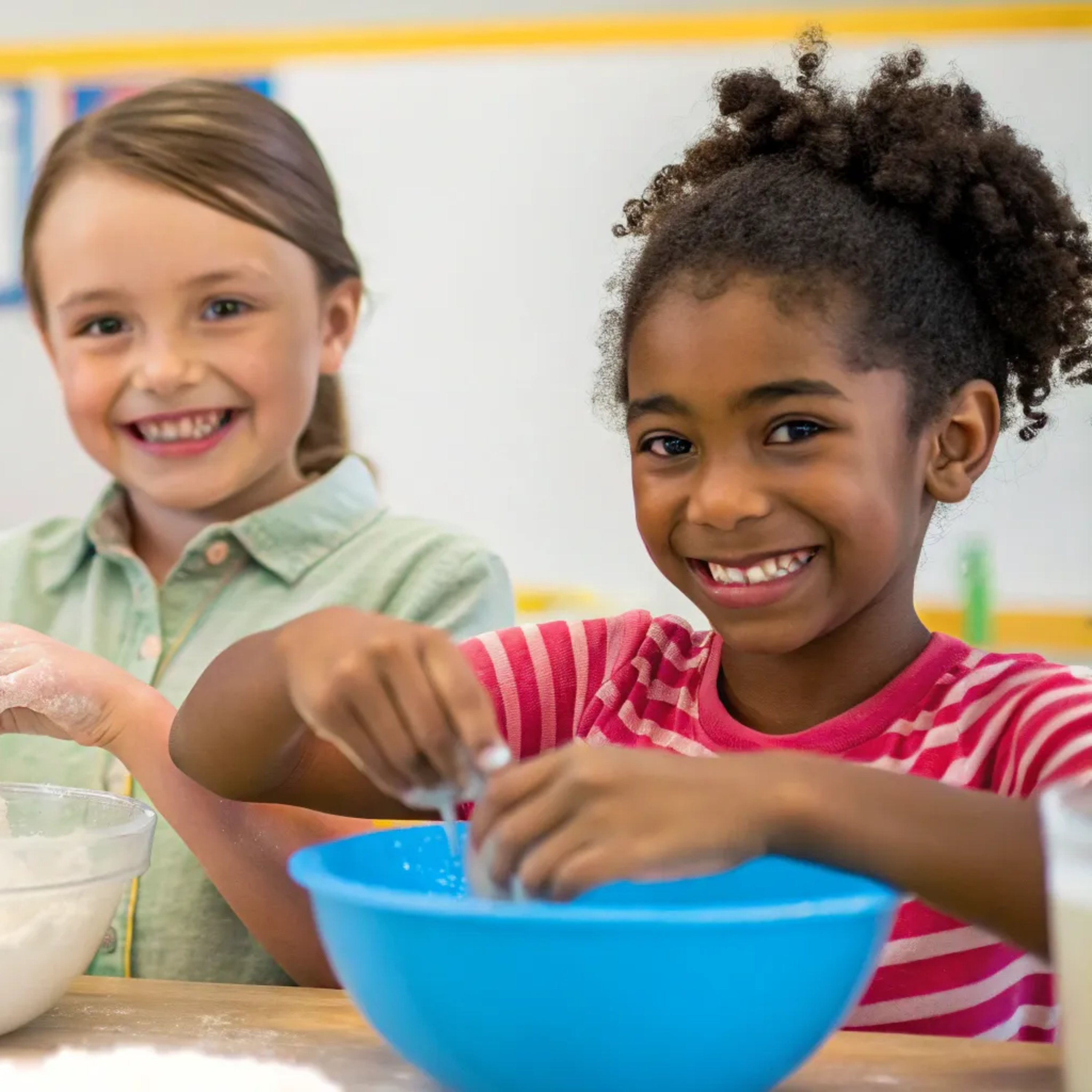 MIX 🥣 Apprendre le mot Mélanger en Anglais | Le mot du jour pour les tout-petits episode artwork