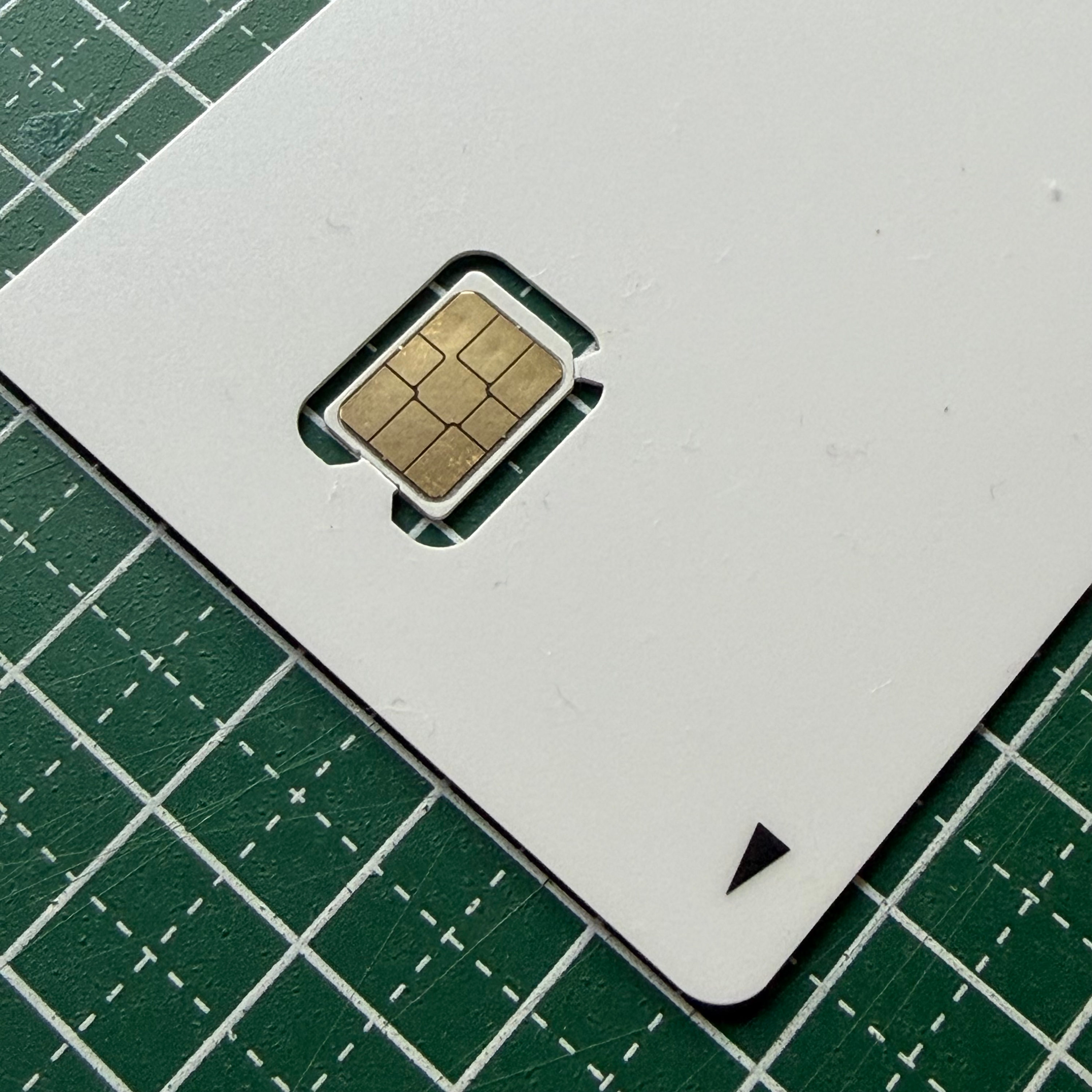 物理SIMよ、さようなら：iPhone 17 Pro Maxへの移行で見えた「eSIM専用時代」