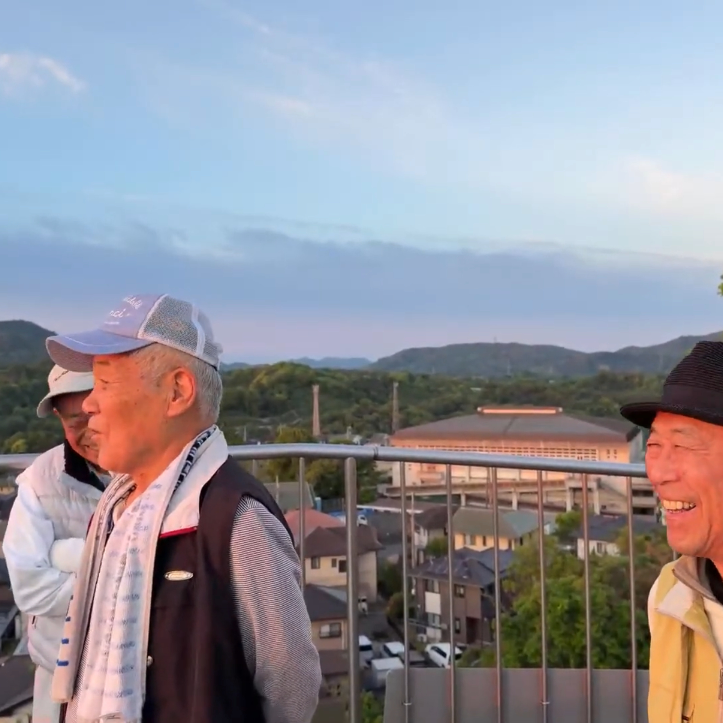 Sunrise Conversations at the Observatory(いつもの展望台から2026/05/09)