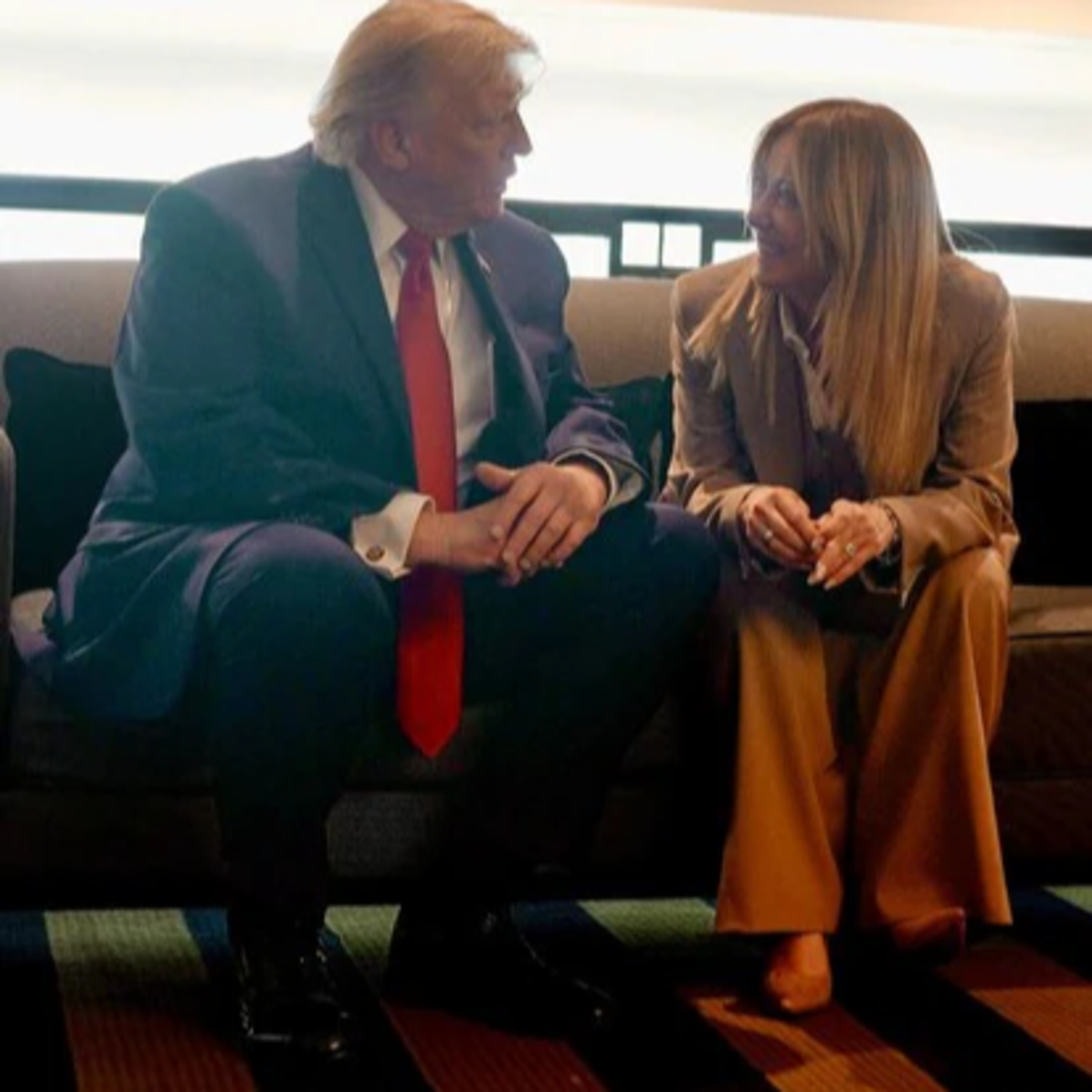 トランプ・メローニ「写真騒動」の深層：同盟関係に生じた決定的な「ひび」とは episode artwork