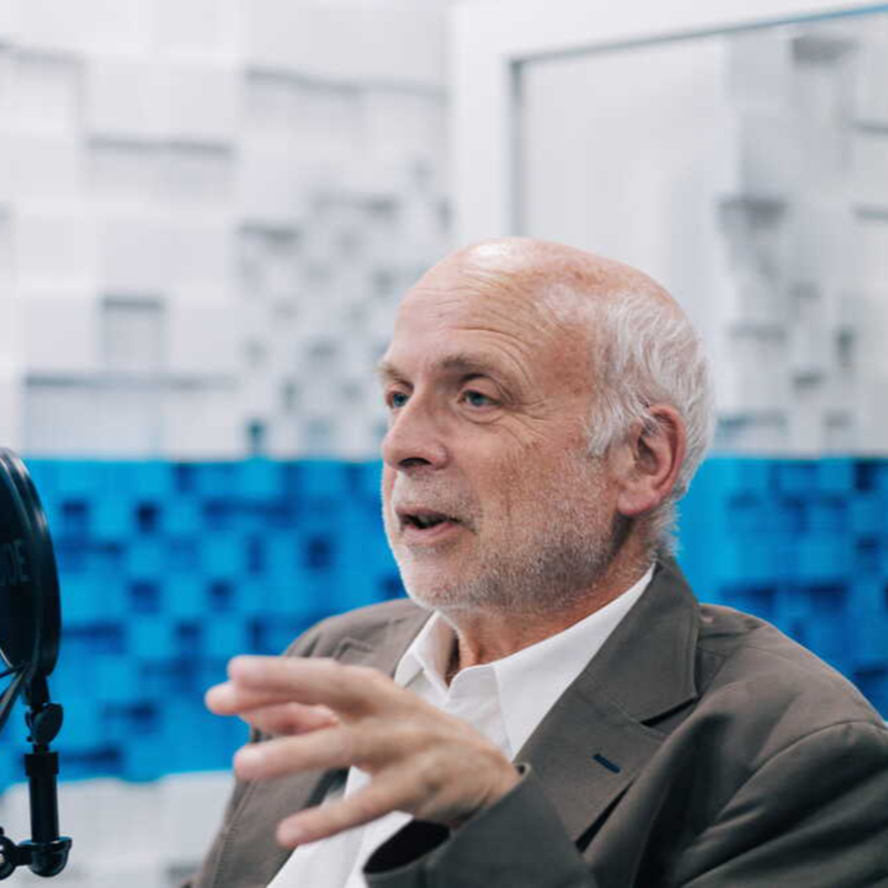 Jorge Pinho de Sousa: “Só num modelo de partilha de veículos é que fará sentido incentivar os carros elétricos”