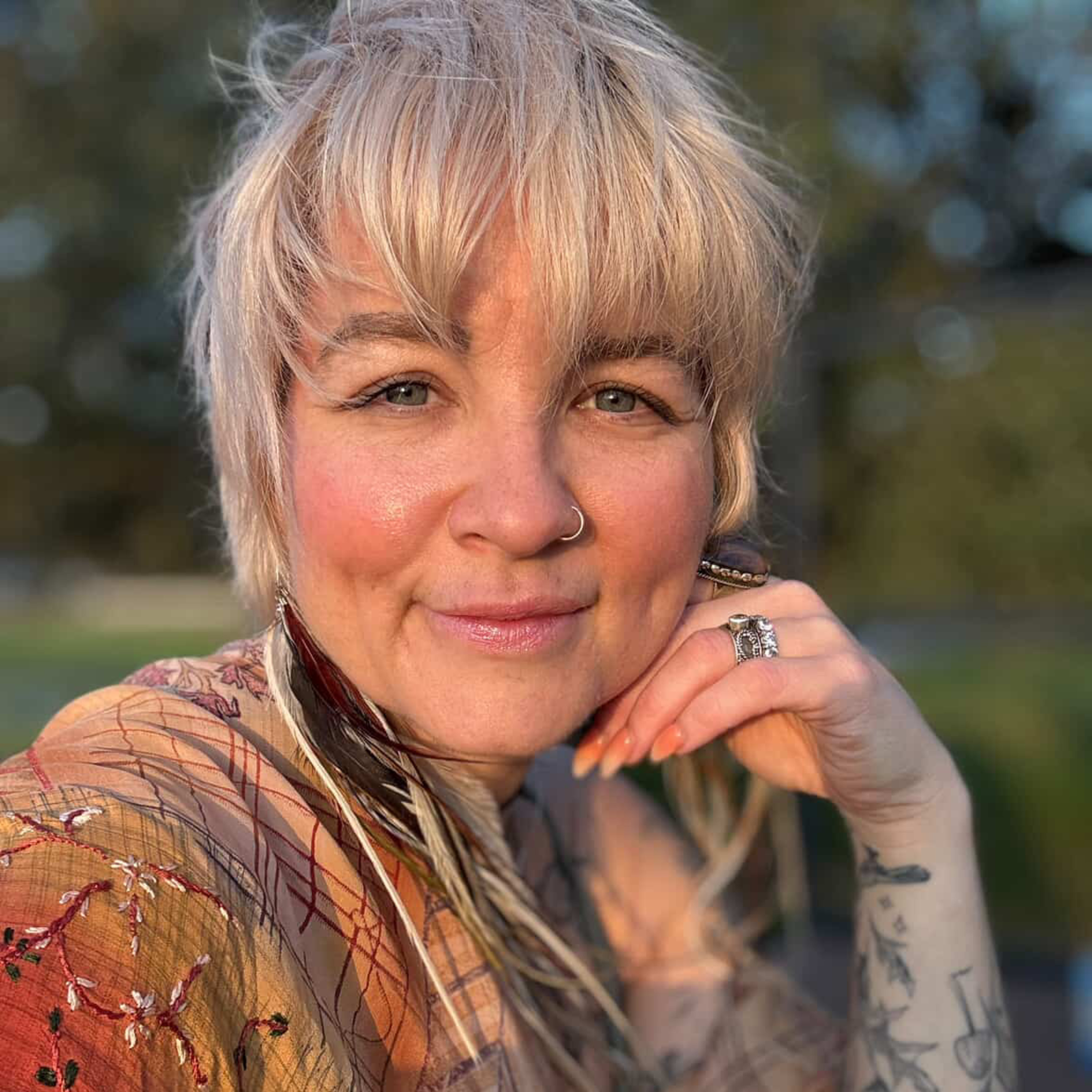 She Built a Life on the Road — While Healing in Public | Jenn Bethune @JennuinelyBeing episode artwork