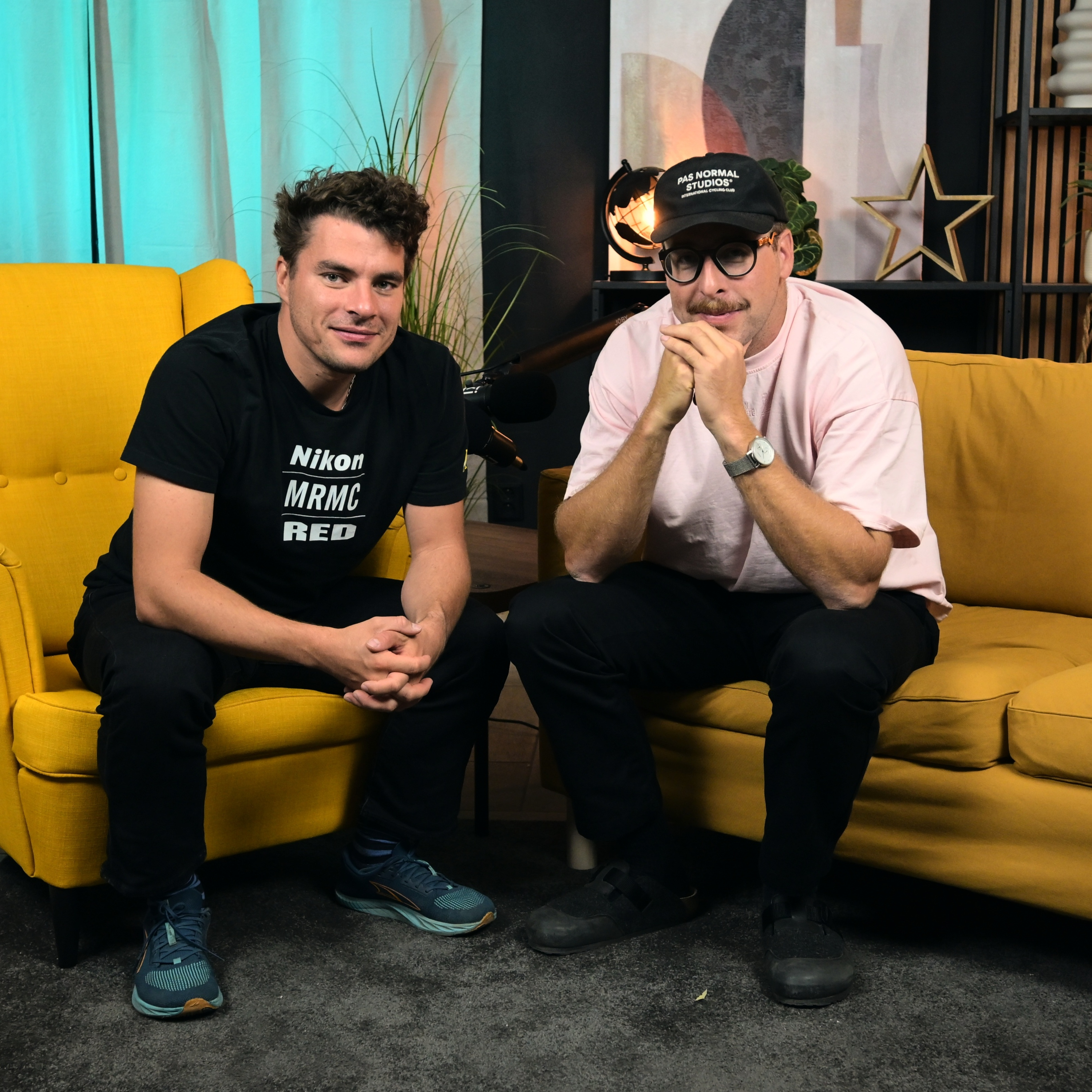 NIKON CAST