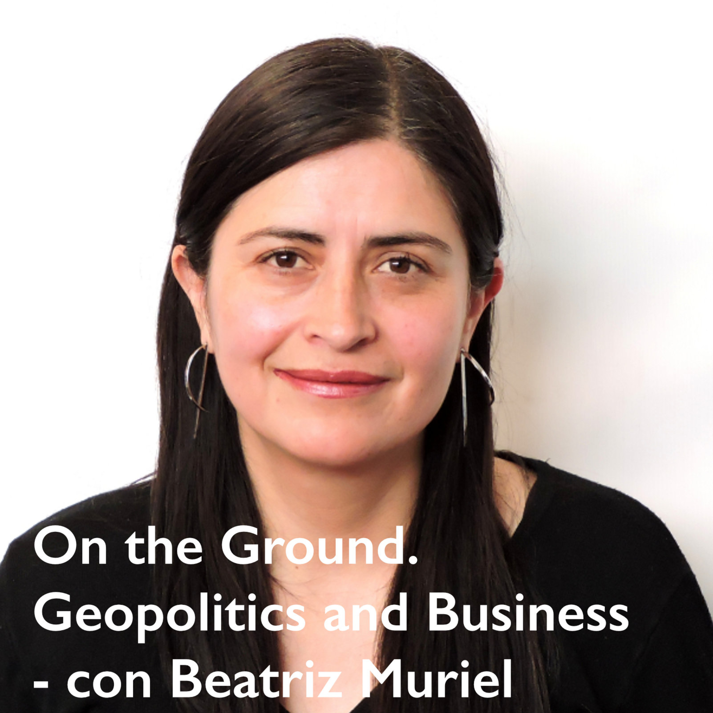 "La maldición de los recursos naturales”. Bolivia actual: bloqueos, economía y emprendimiento – con Beatriz Muriel, INESAD – Episode 5 [español] episode artwork