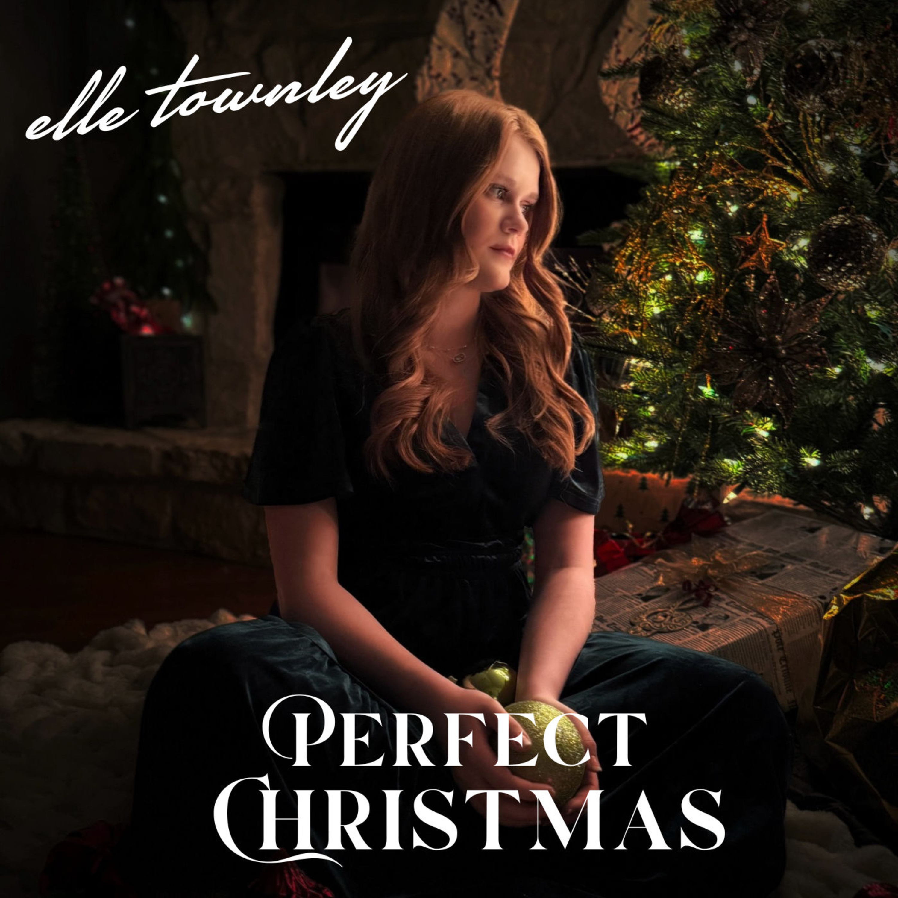 🎄 Elle Townley readies "Perfect Christmas" single for the Holiday season episode artwork