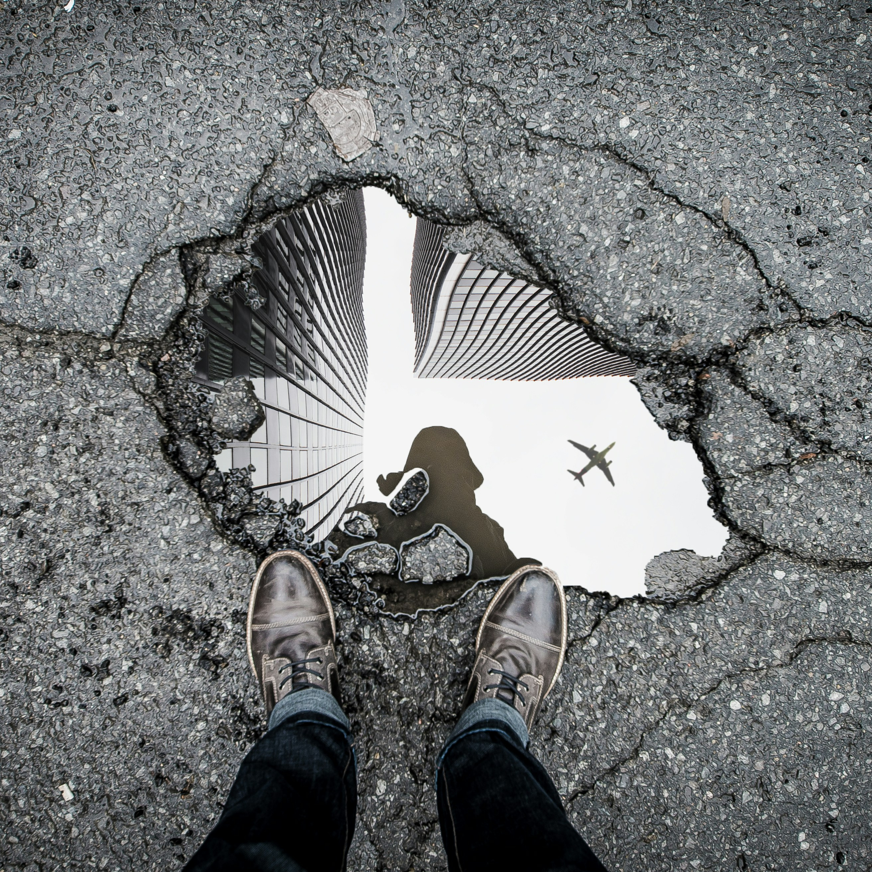 Spring Potholes = Kyiv’s Meditation | Ukrainian Diaries #14 episode artwork