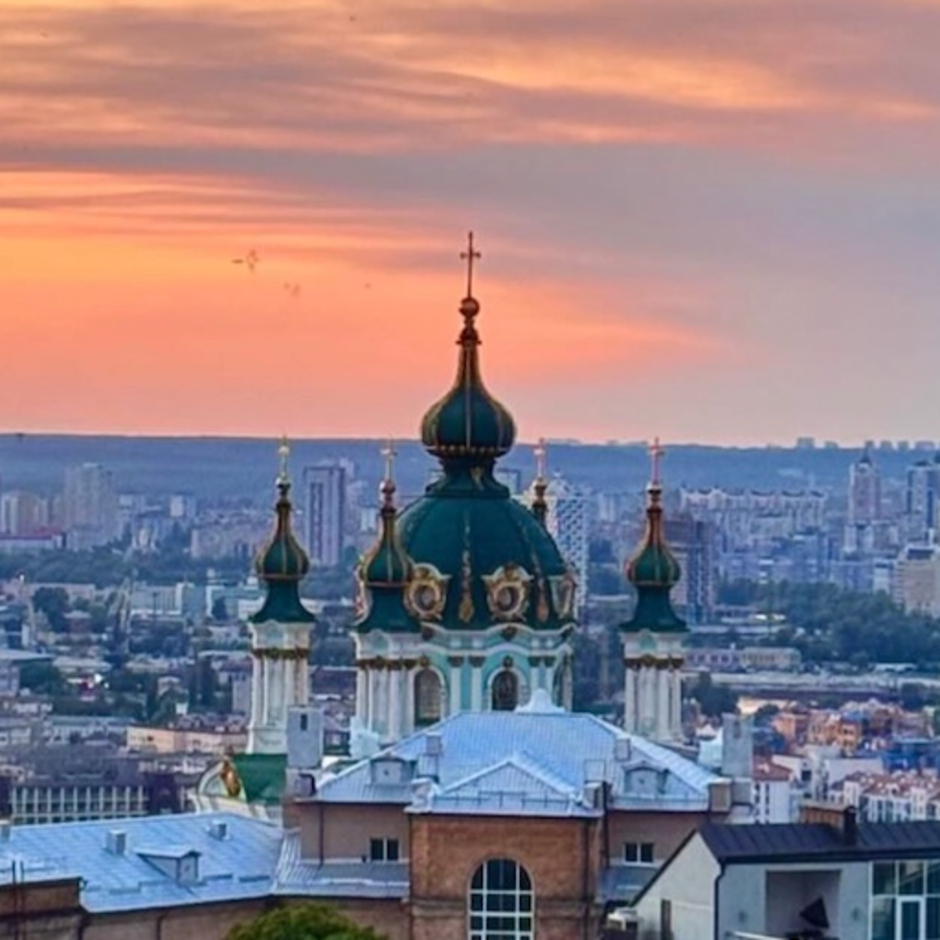 Pizza in a War Zone and Other Ways of Showing Up | Ukrainian Diaries #31 episode artwork
