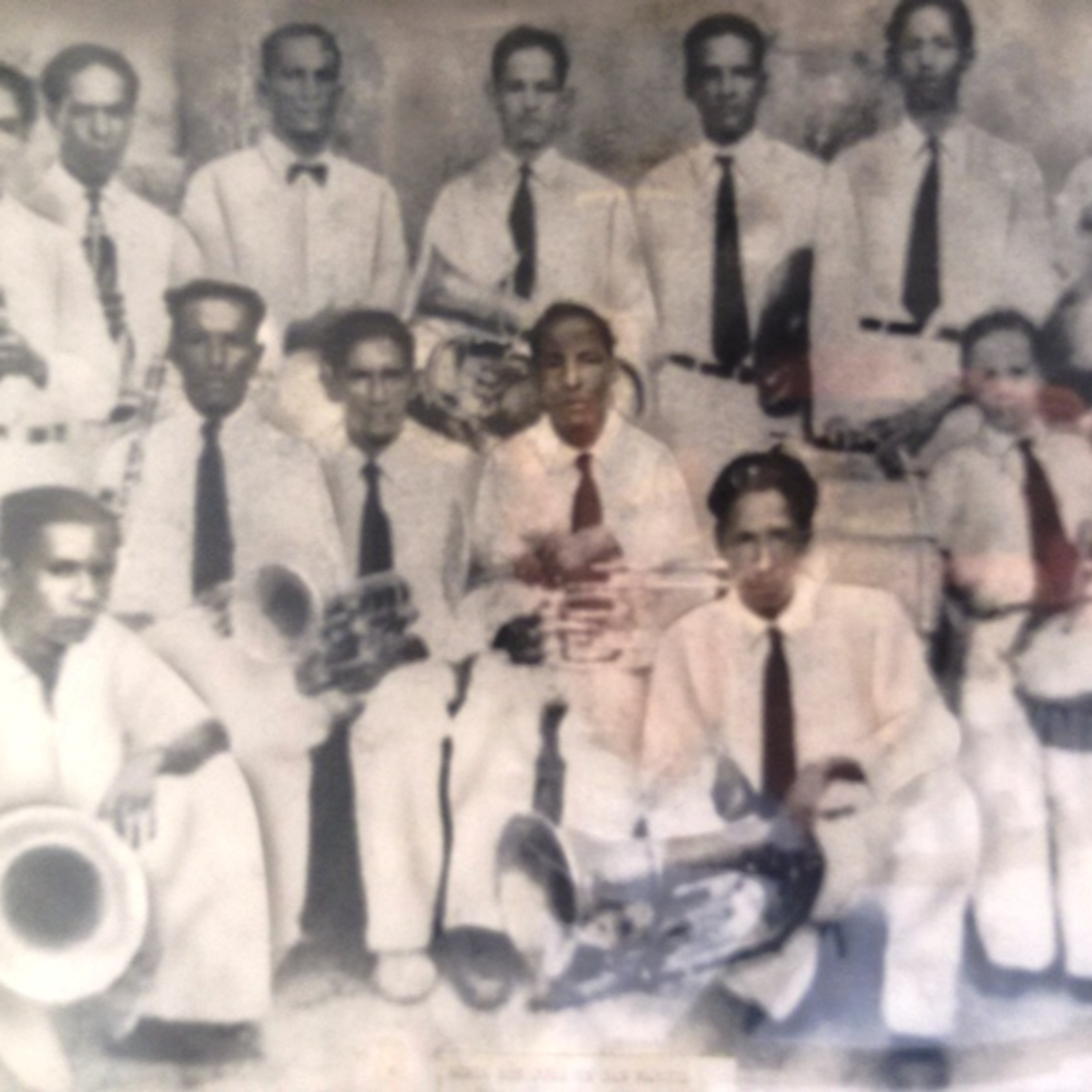 Doctor Alberto Burgos musicólogo e historiador colombiano episode artwork