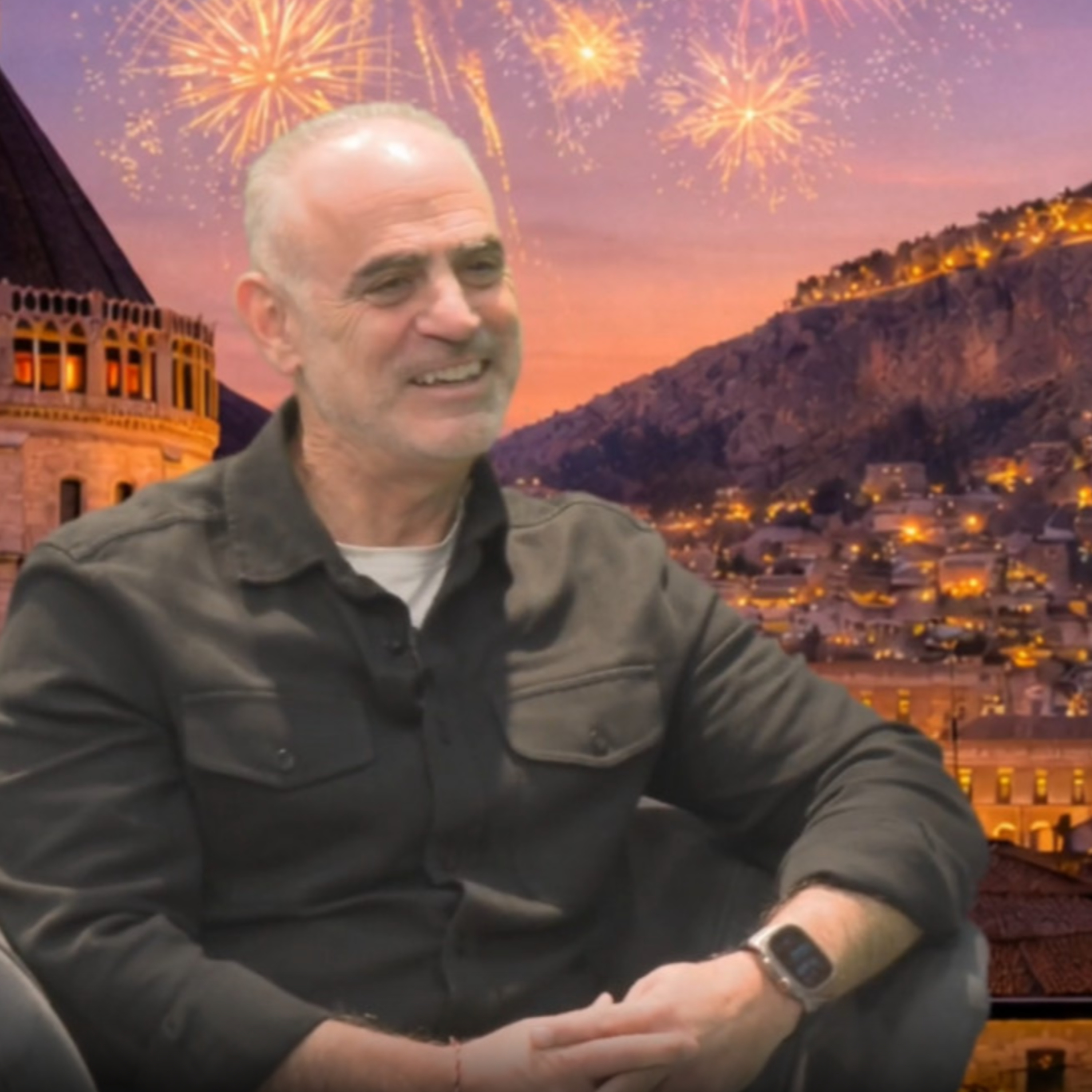 בין חברים עם מתי זינדר: שיחה מעוררת השראה על יצירה, דרך חיים והכוח לראות את האדם שמעבר לתפקיד episode artwork
