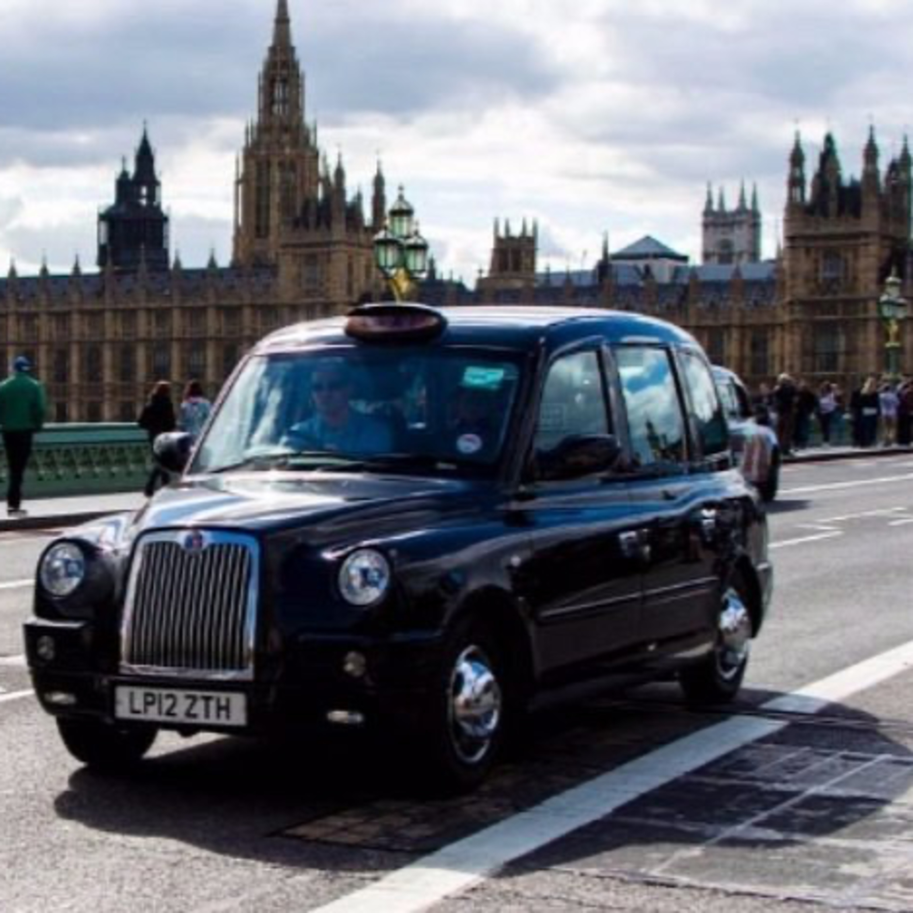 81.A bordo del Black Cab: storie, miti ed esami impossibili episode artwork