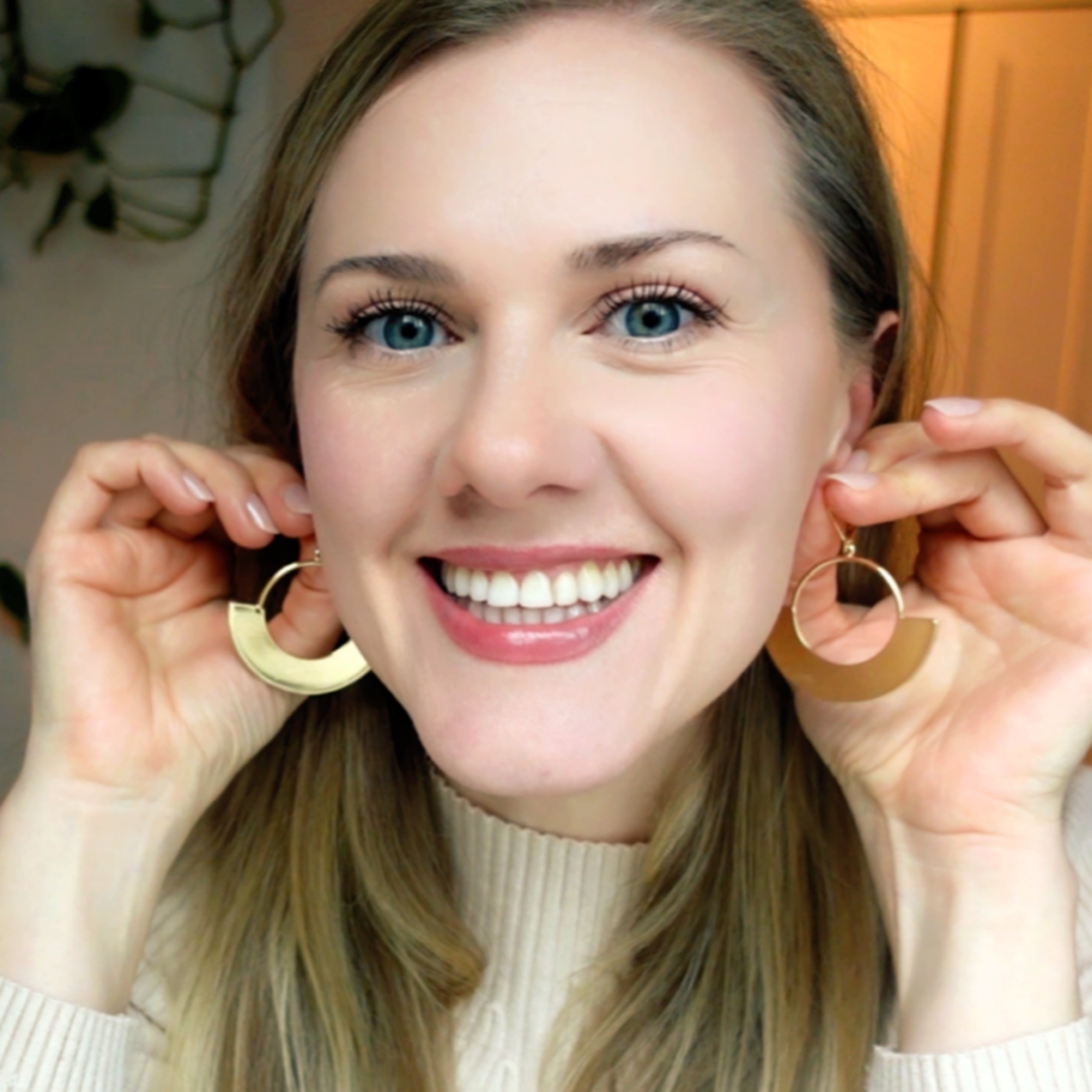 ASMR Soft Spoken Jewelry Chat and Try On (Classic Style)