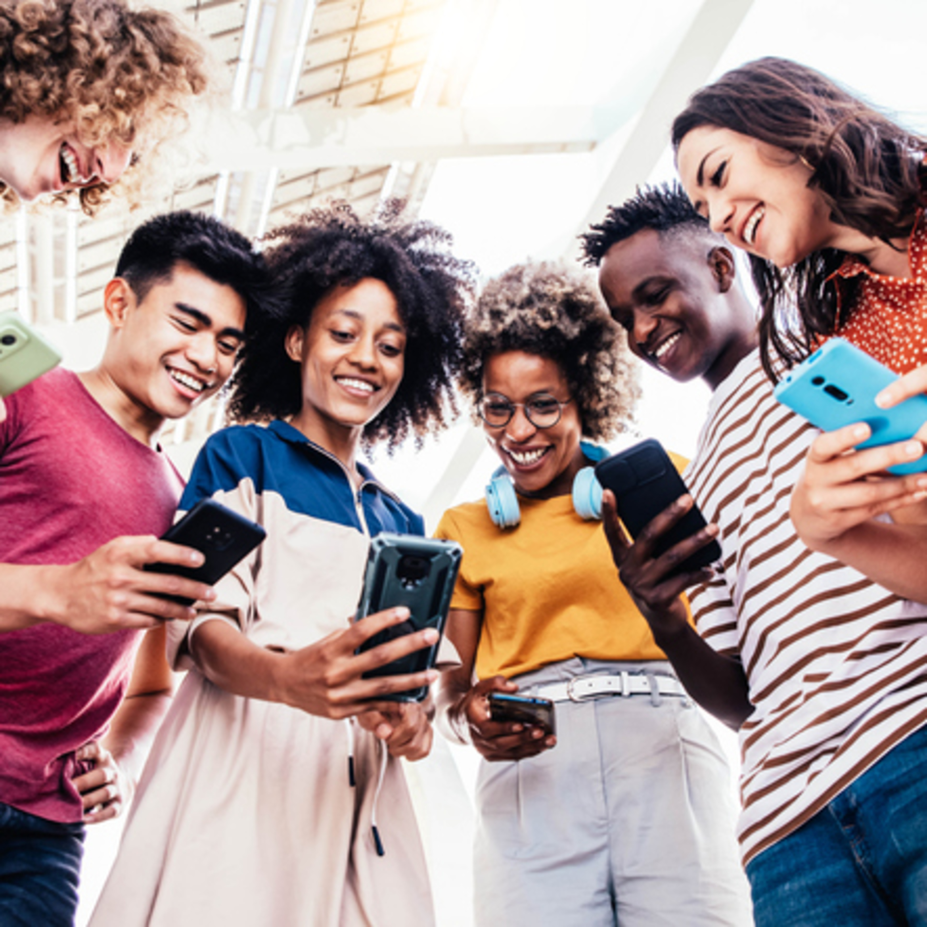 No me quedo offline - Cómo crear una cultura positiva en internet y RRSS