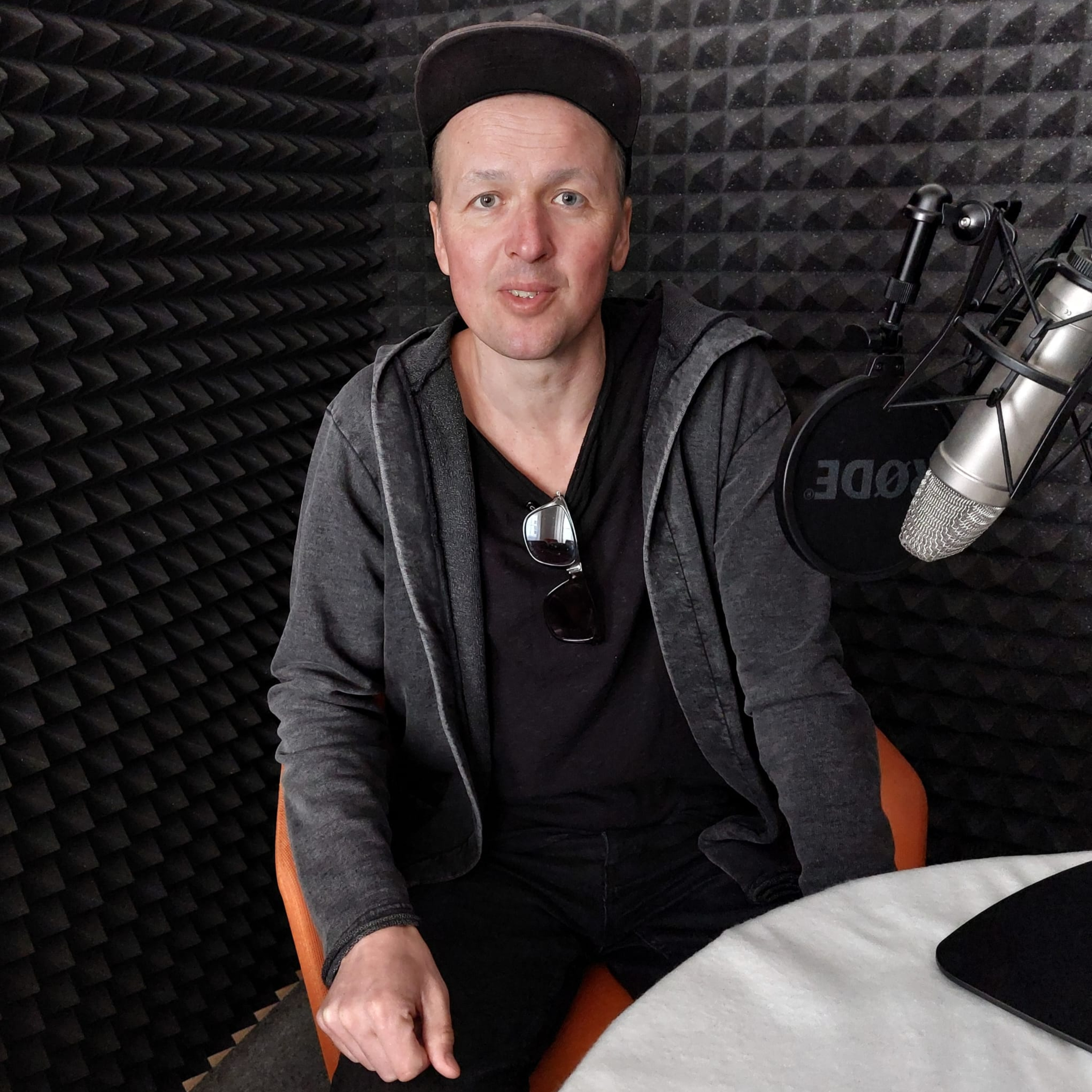Host Reportéra
