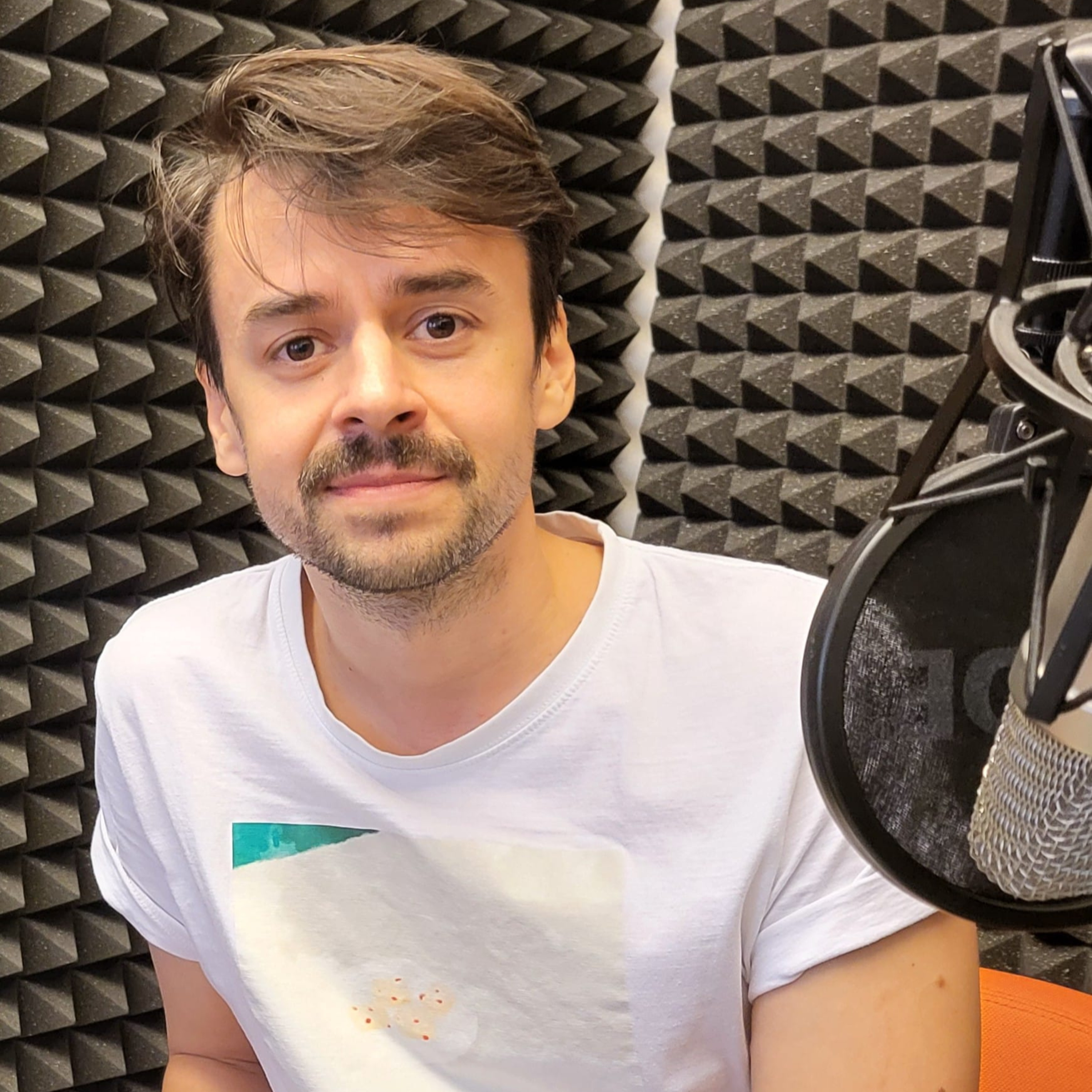 Host Reportéra