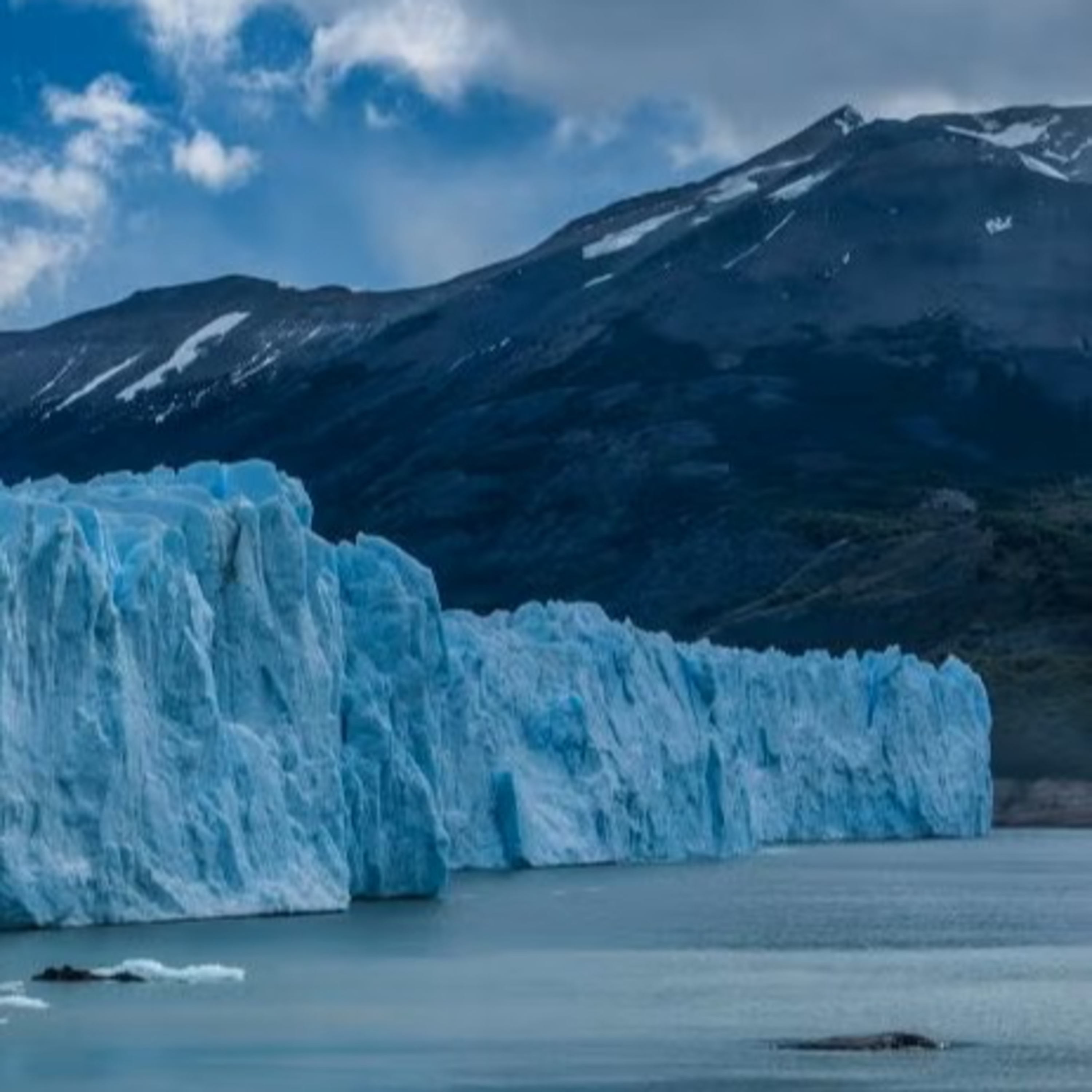 Fiume che scorre o blocco di ghiaccio?