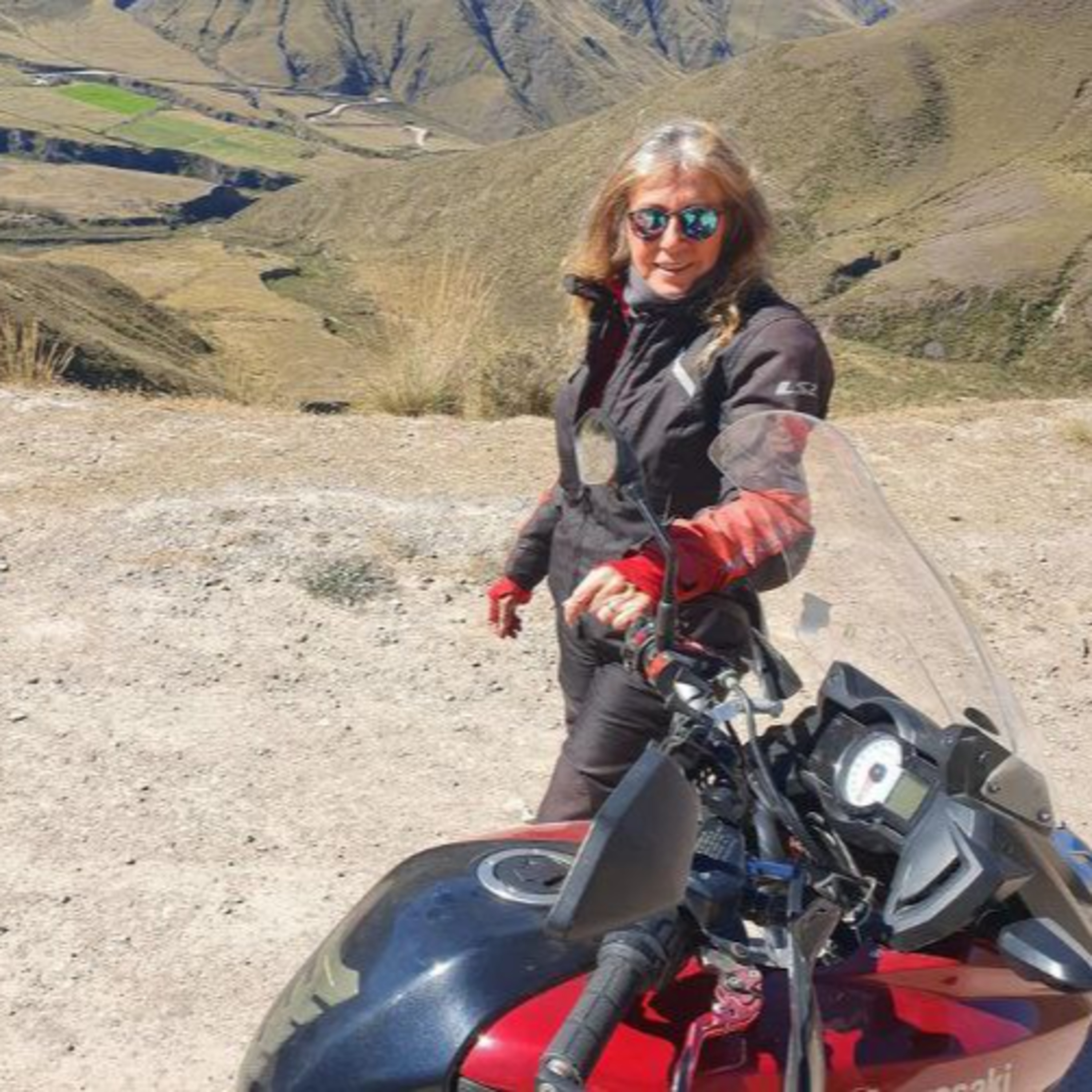 Alicia Burnowicz: 63 años y una moto para recorrer Argentina episode artwork