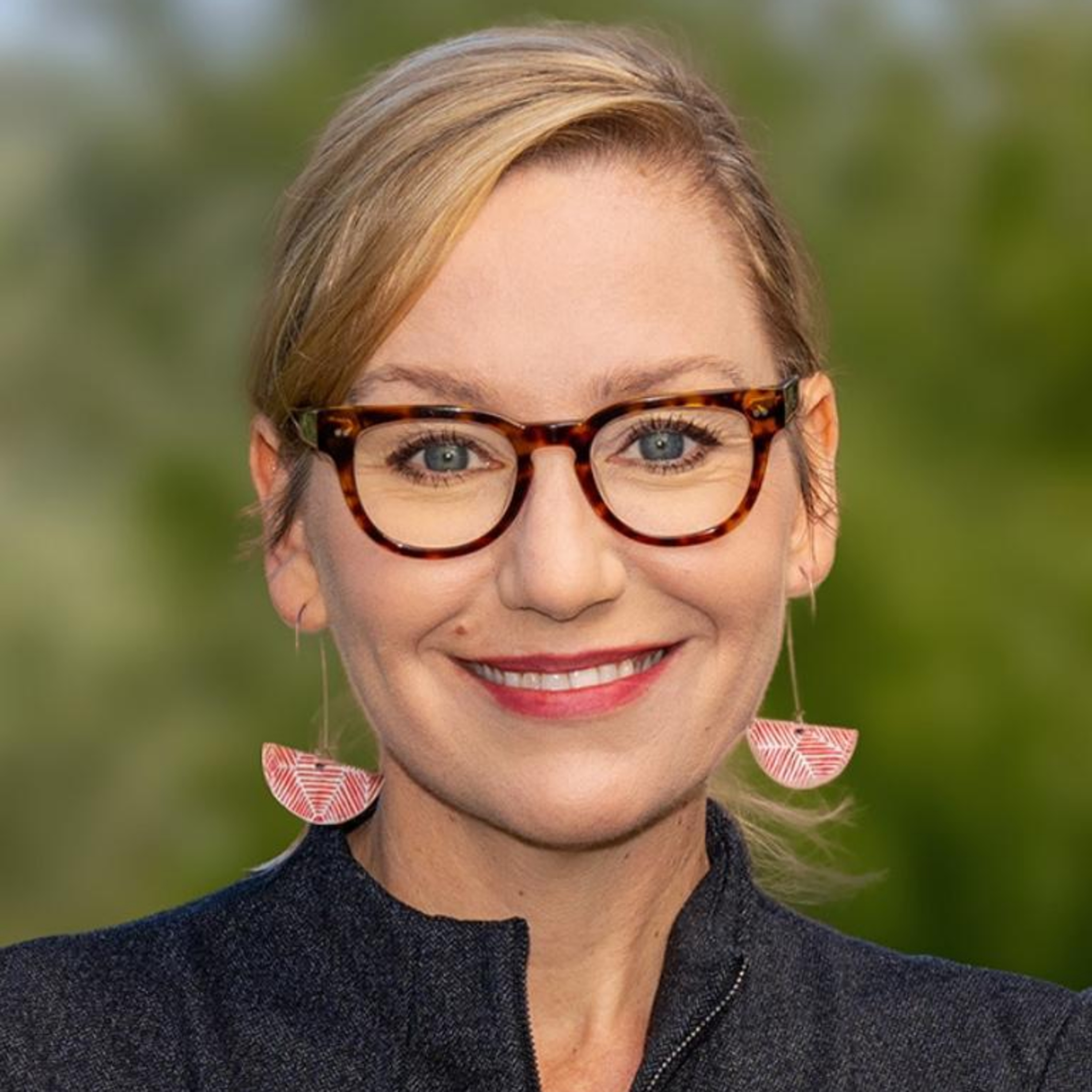 Climate News: Greens leader, Senator Larissa Waters argues for taxing gas; Mad scamble to dim sunlight; EV myths busted, but charging fragmented and incomplete episode artwork