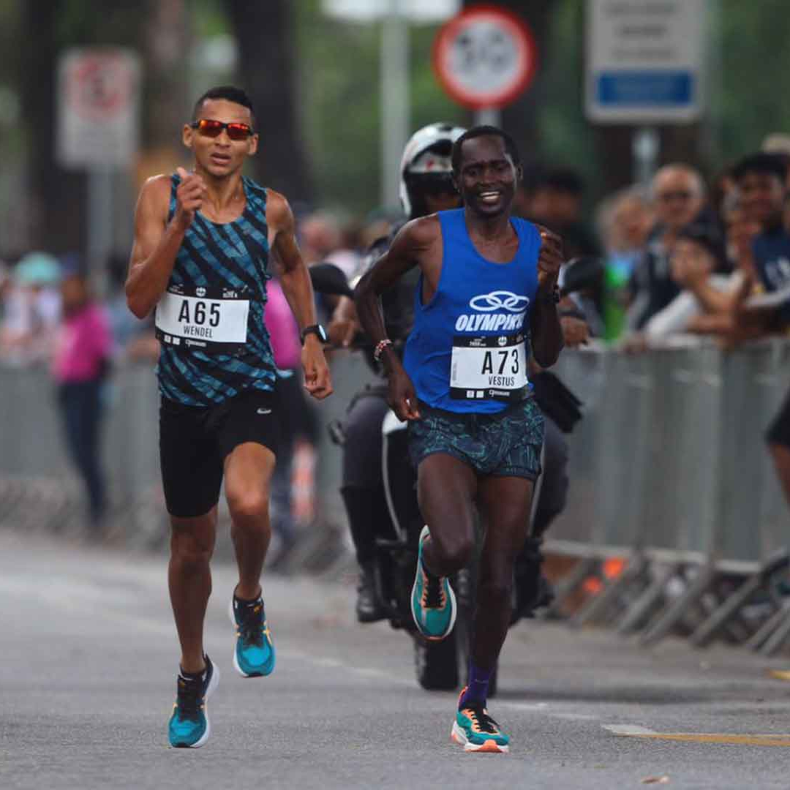TRICAMPEONATO e BICAMPEONATO na Tribuna, JOHNATAS e NININHA vencem a Asics Golden Run de SP | Café & Corrida #210