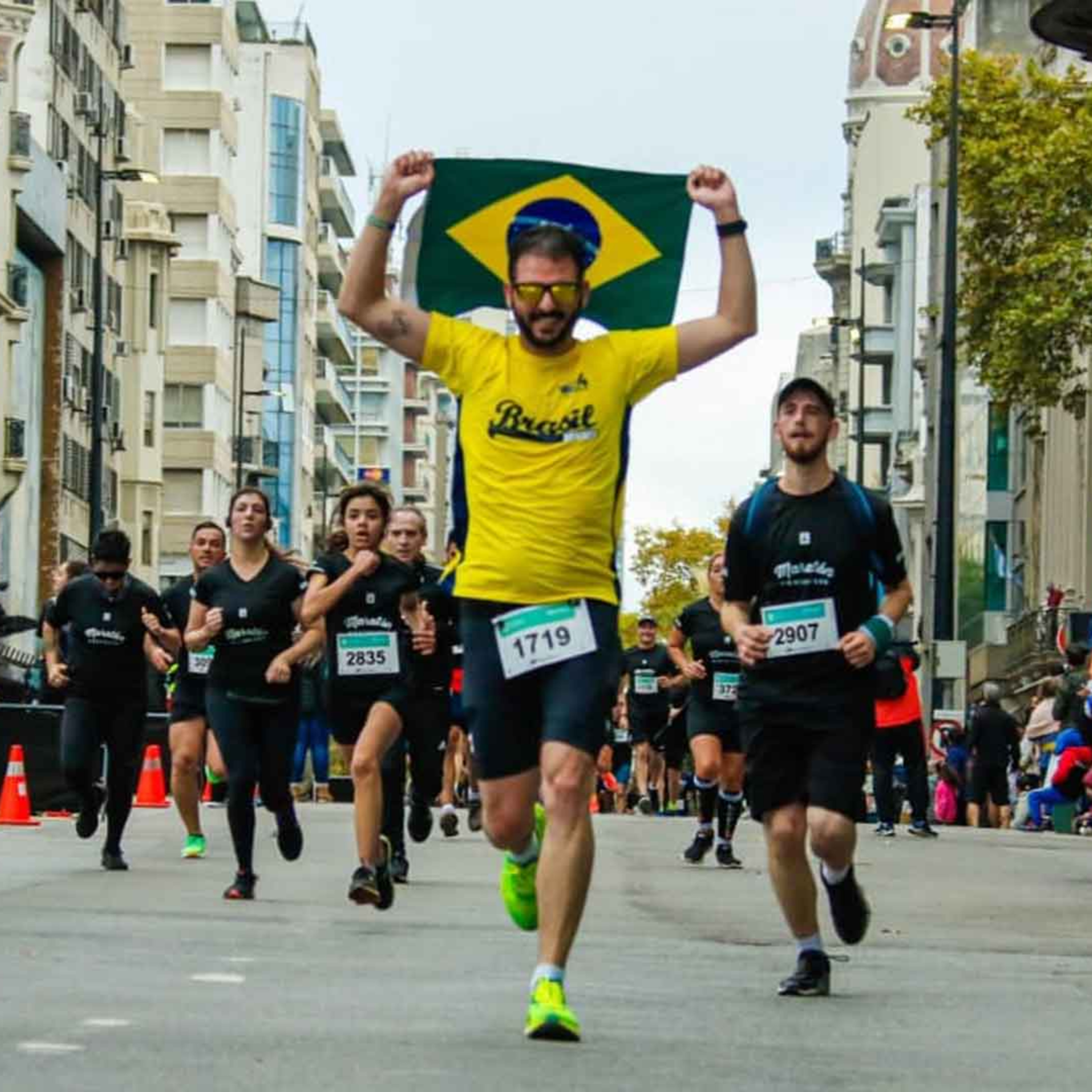 VIAJANDO pra CORRER ft. Henrique Farias | Café & Corrida #223
