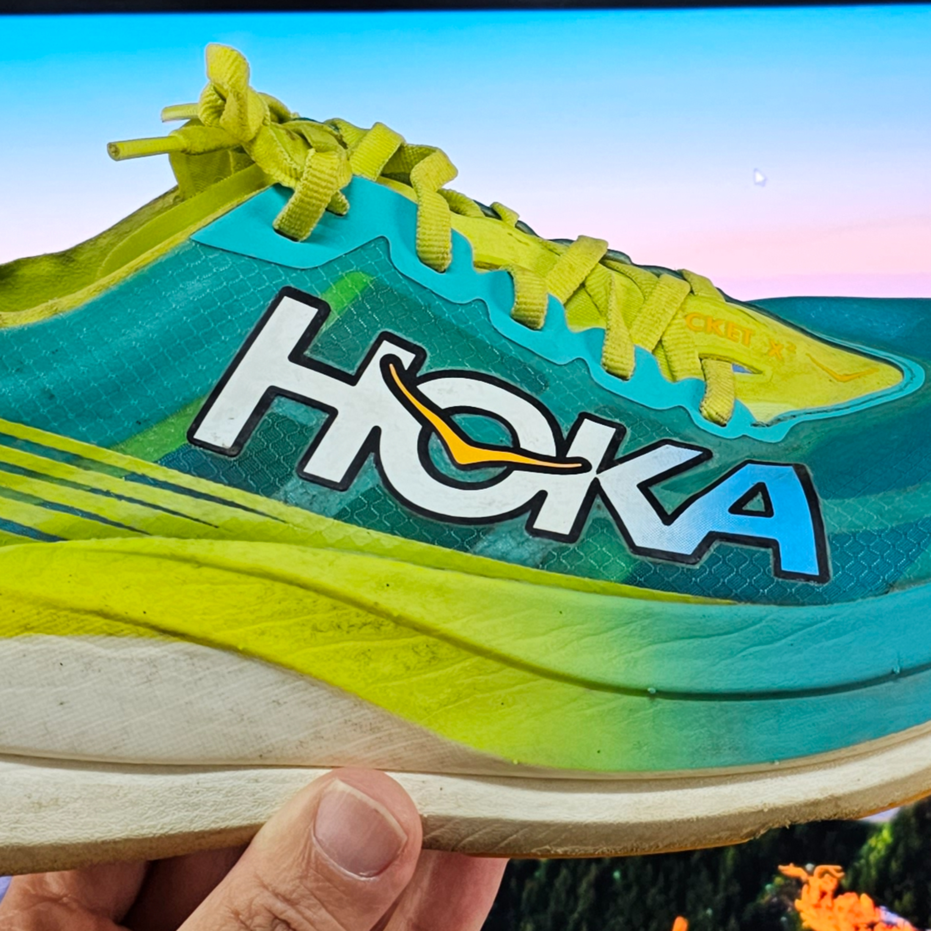 Um VERDADEIRO GOL de PLACA da HOKA | Rocket x2 | review | Café & Corrida #279