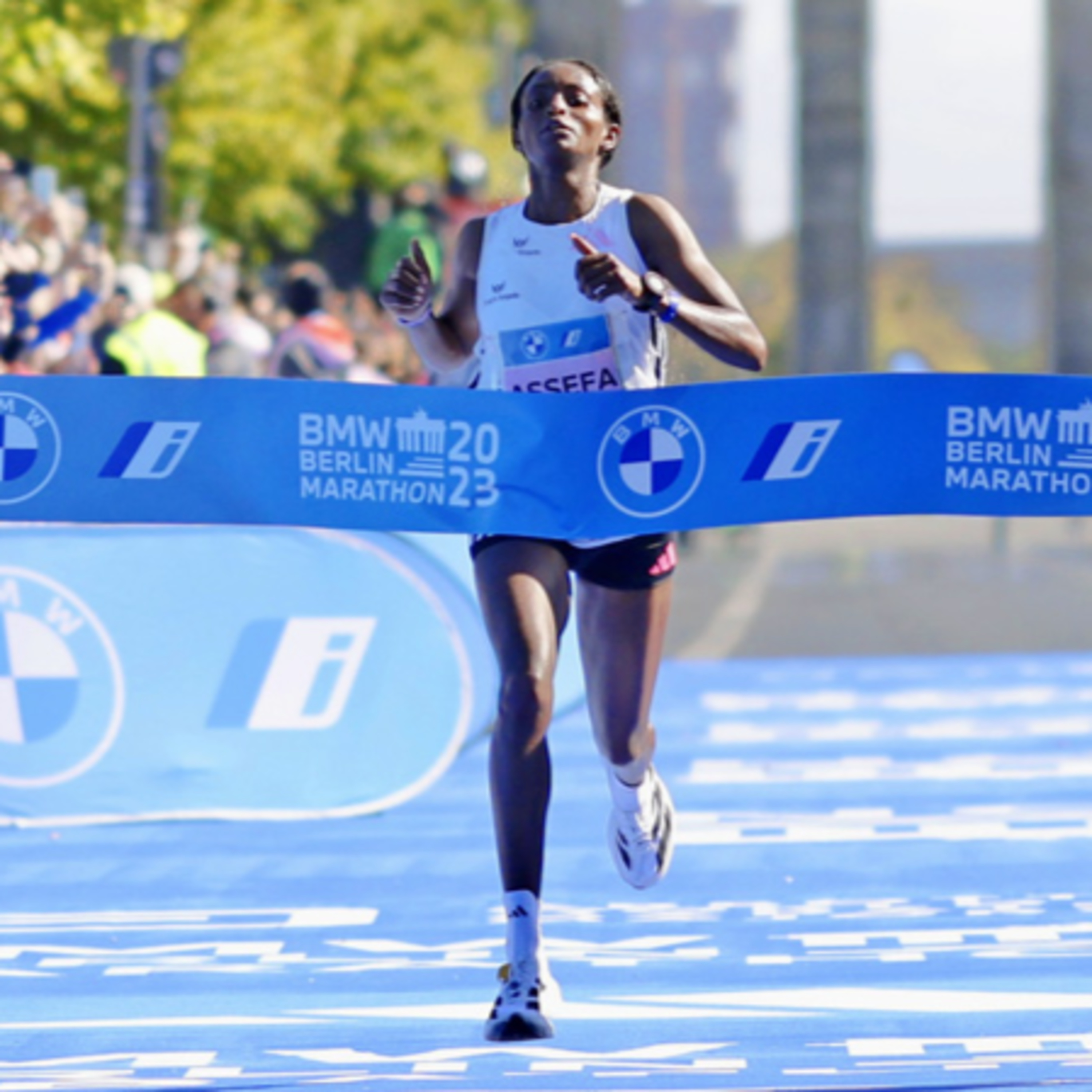 TIGIST ASSEFA DESTRUIU o RECORDE MUNDIAL da MARATONA em BERLIM | Café & Corrida #349