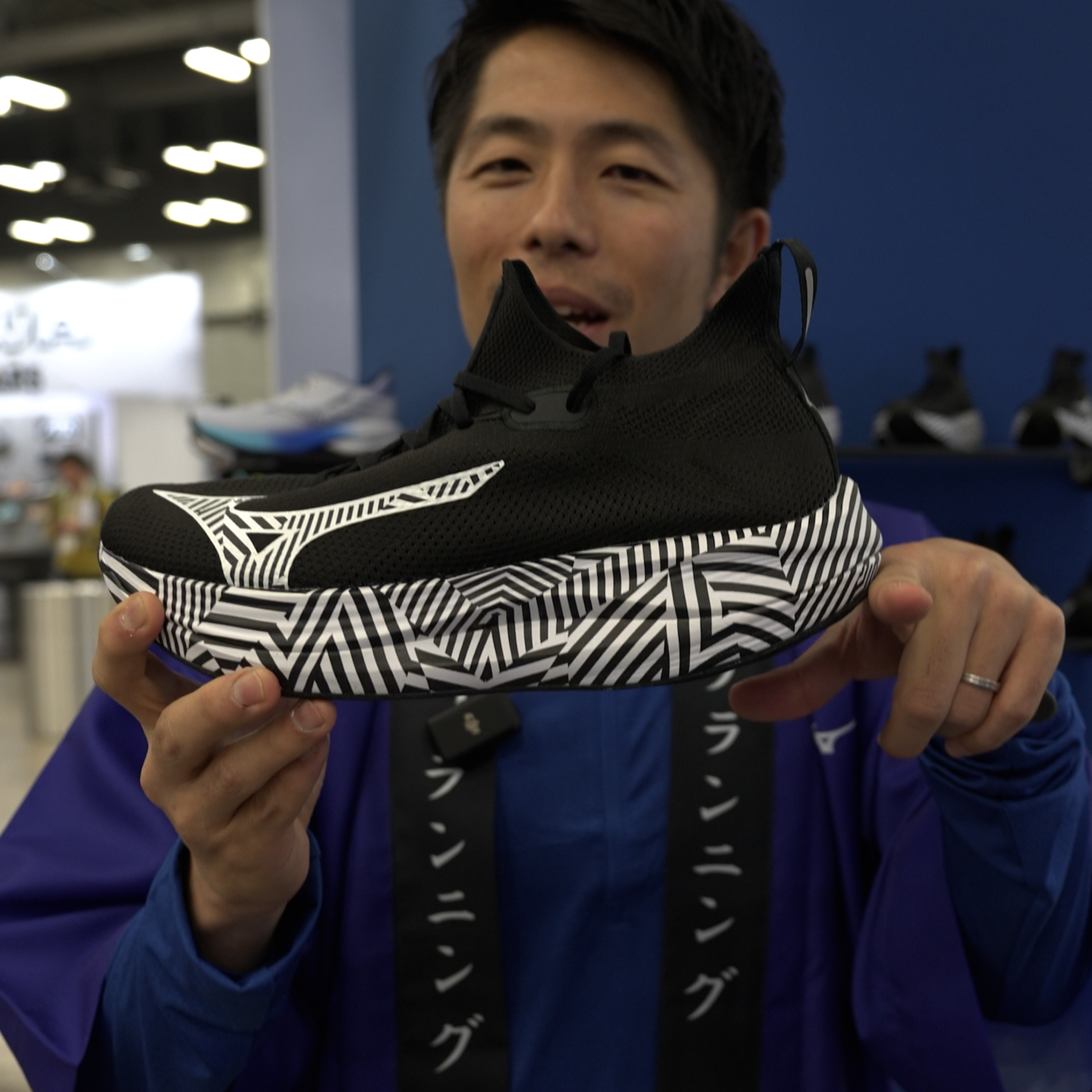 O Tênis SEM NOME da MIZUNO, os PLANOS da ASICS para 2023 e detalhes do NovaBlast 4 e Nimbus 26 - Café & Corrida #391
