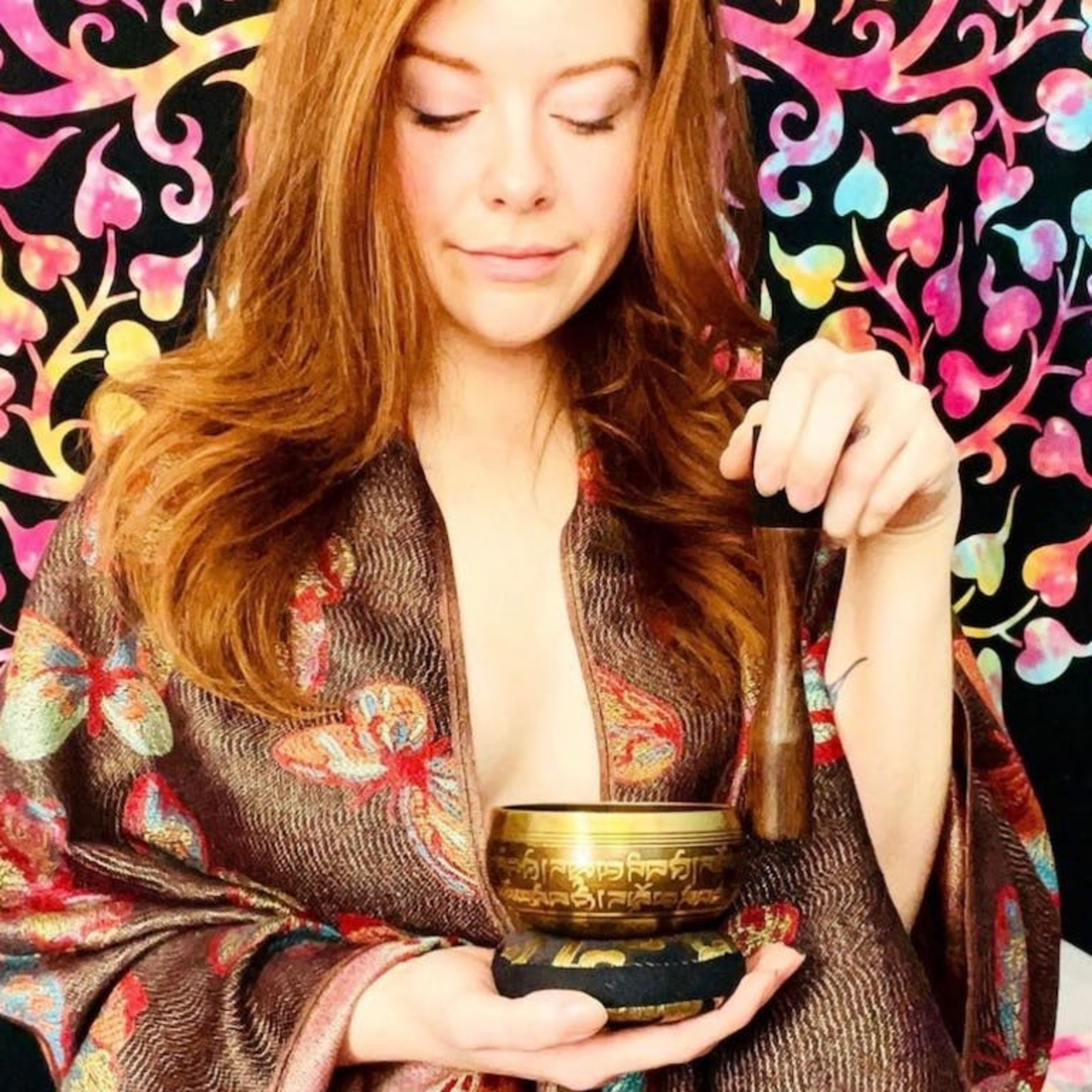 Phantom Electric Ghost Interviews Sydney Decker: Ayurveda Health Counselor, Intuitive Healer & Author Inner Alchemy: "Turning Pain into Power" episode artwork