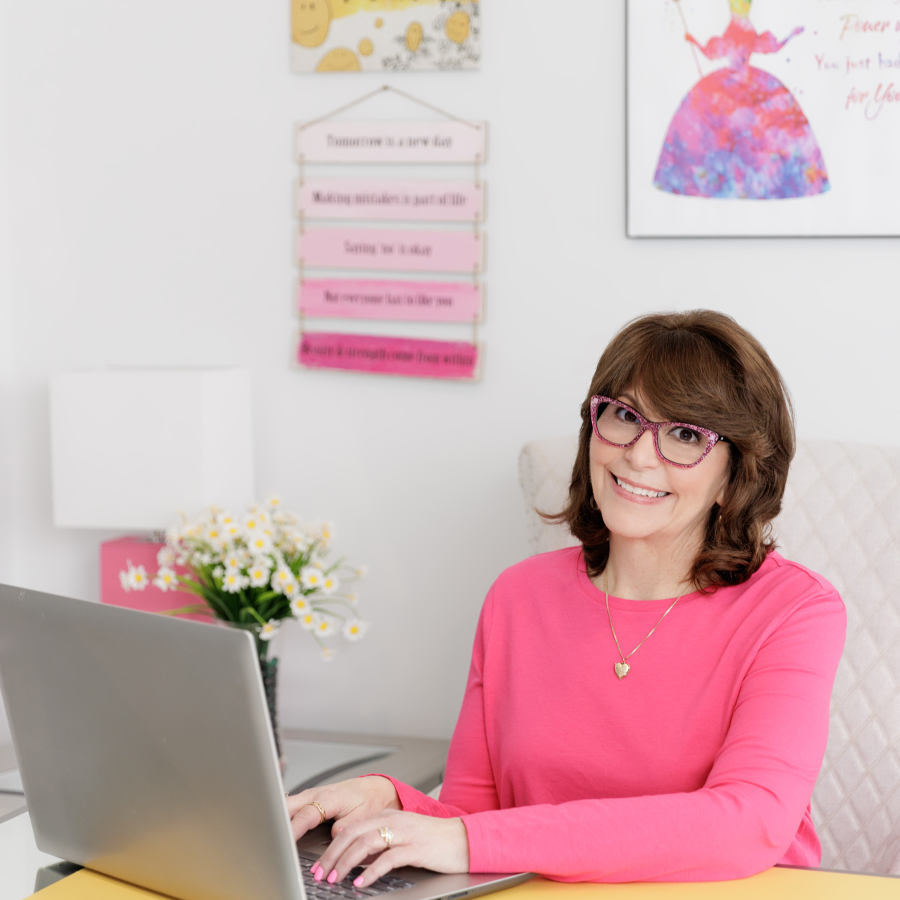 Phantom Electric Ghost Interviews Debbie Weiss: Best Selling Author Shifting your mindset episode artwork